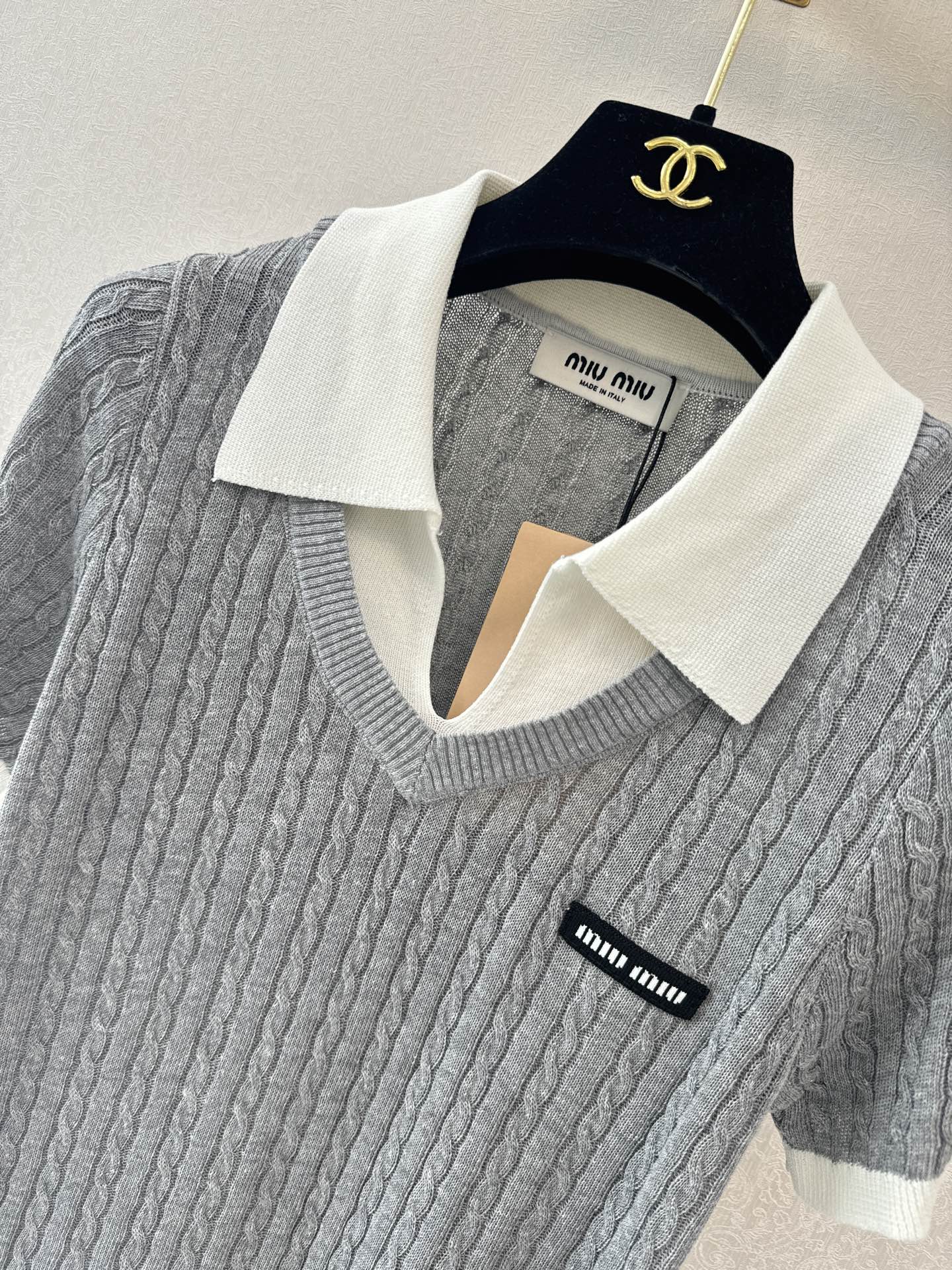 缪缪新品🆕🆕V领套头💗💗实拍图🆕🆕两色3码