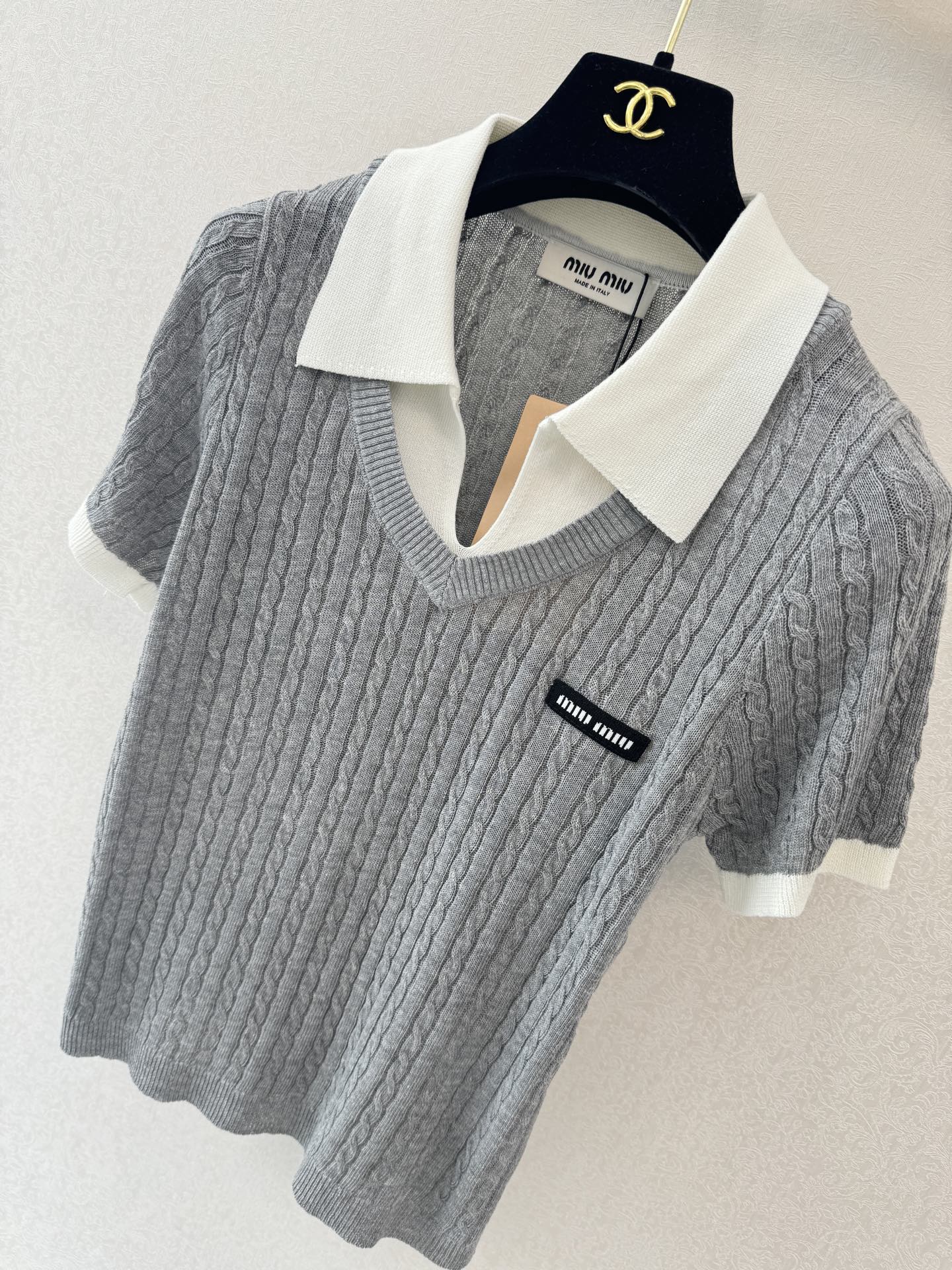 缪缪新品🆕🆕V领套头💗💗实拍图🆕🆕两色3码