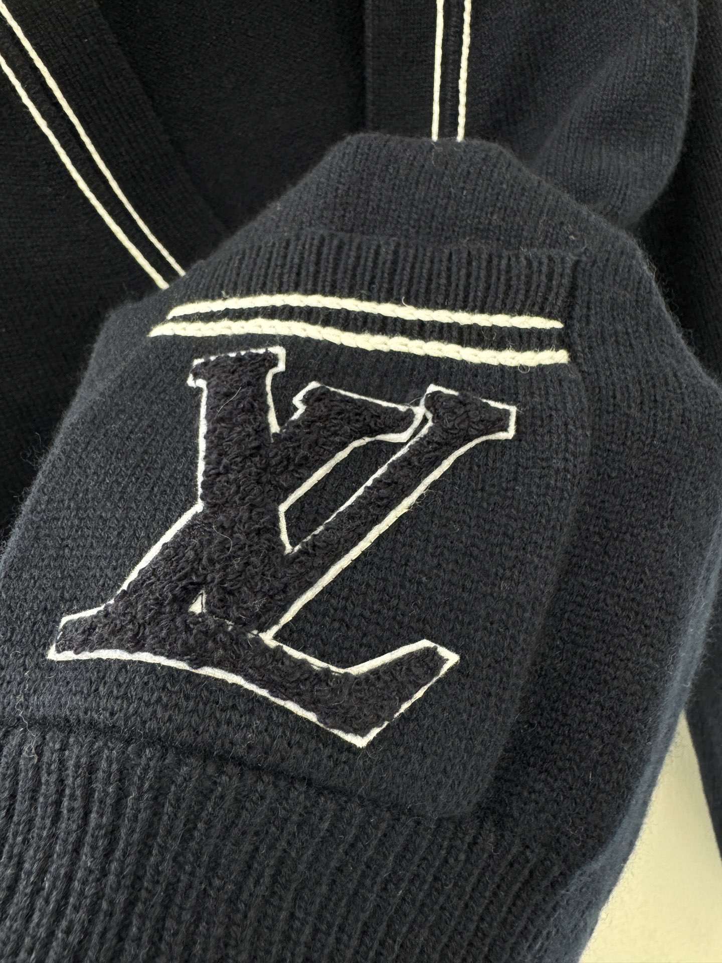 LV高版本新品🆕🆕V领开衫💗💗实拍图🆕🆕