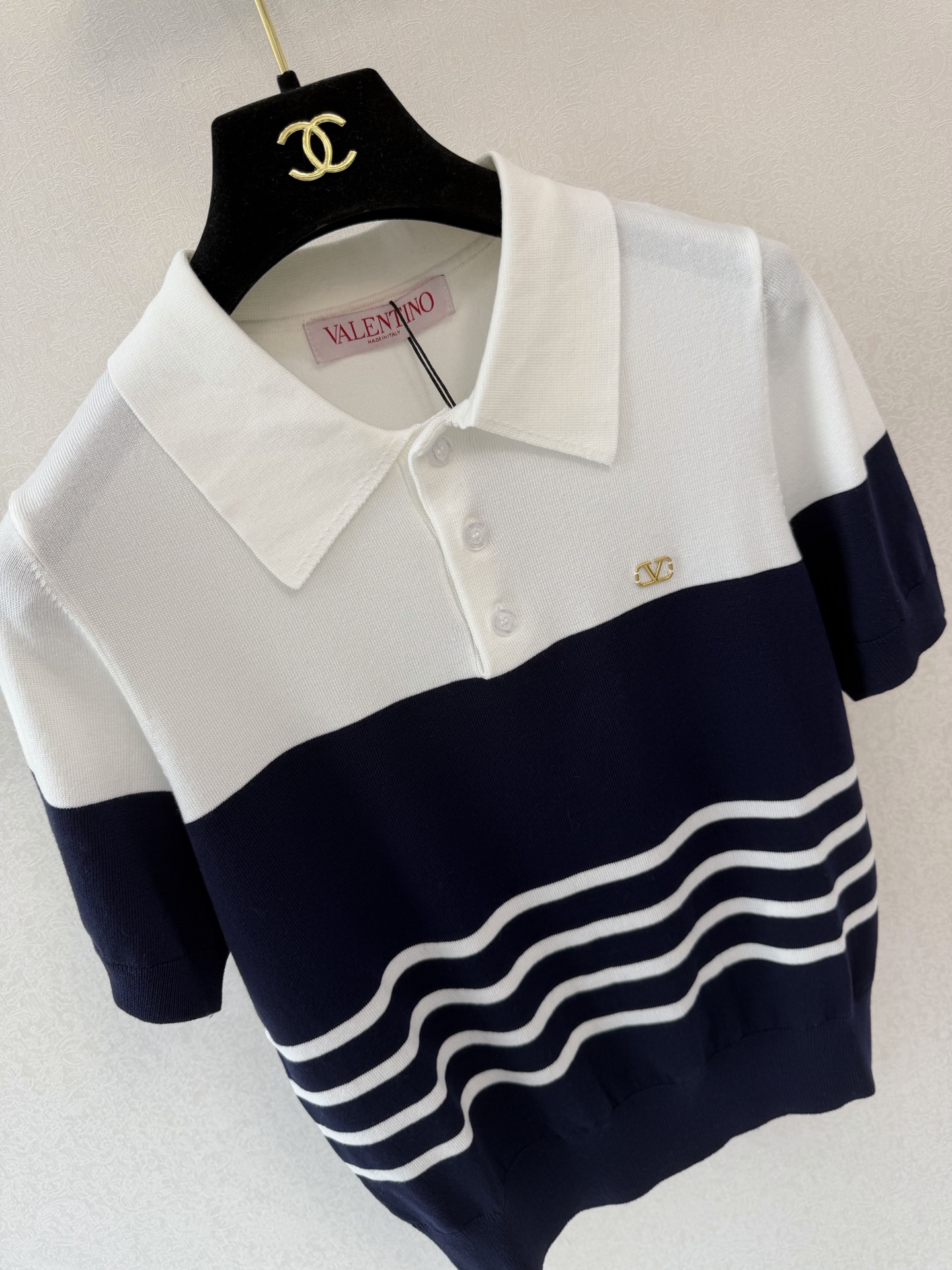 华伦天奴新品🆕🆕Polo领短袖💗💗实拍图🆕🆕两色3码