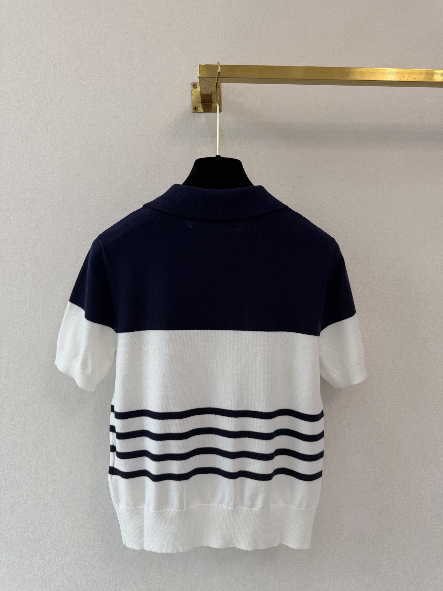 华伦天奴新品🆕🆕Polo领短袖💗💗实拍图🆕🆕两色3码