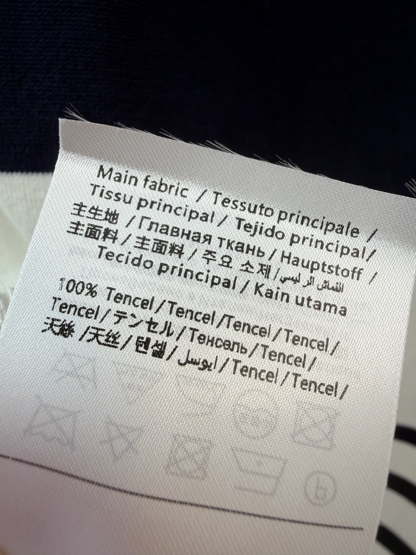 华伦天奴新品🆕🆕Polo领短袖💗💗实拍图🆕🆕两色3码