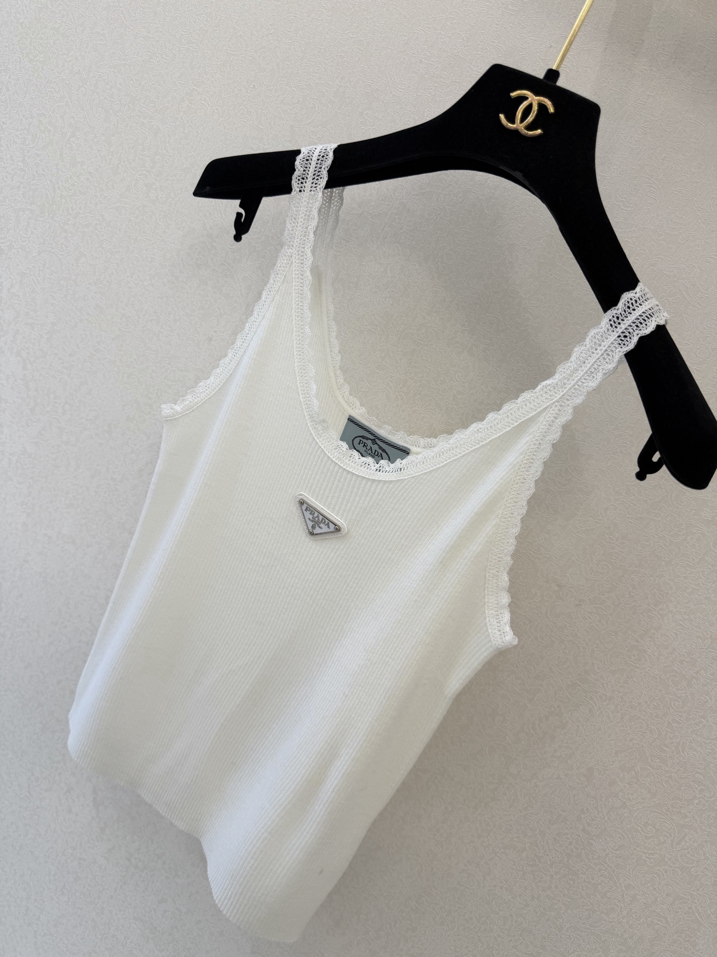 普拉达新品🆕🆕背心💗💗实拍图🆕🆕两色3码