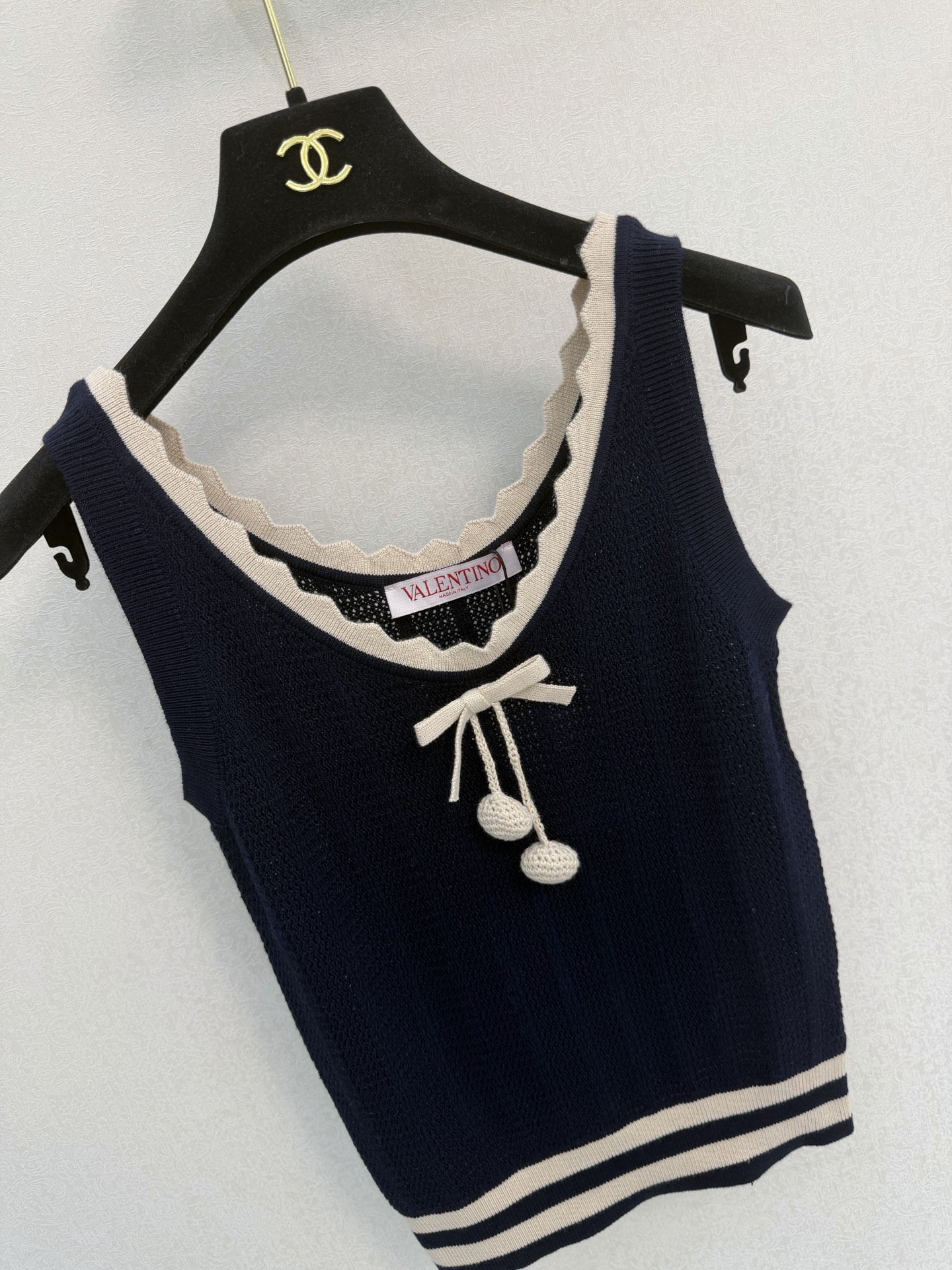 华伦天奴新品🆕🆕背心💗💗实拍图🆕🆕两色3码