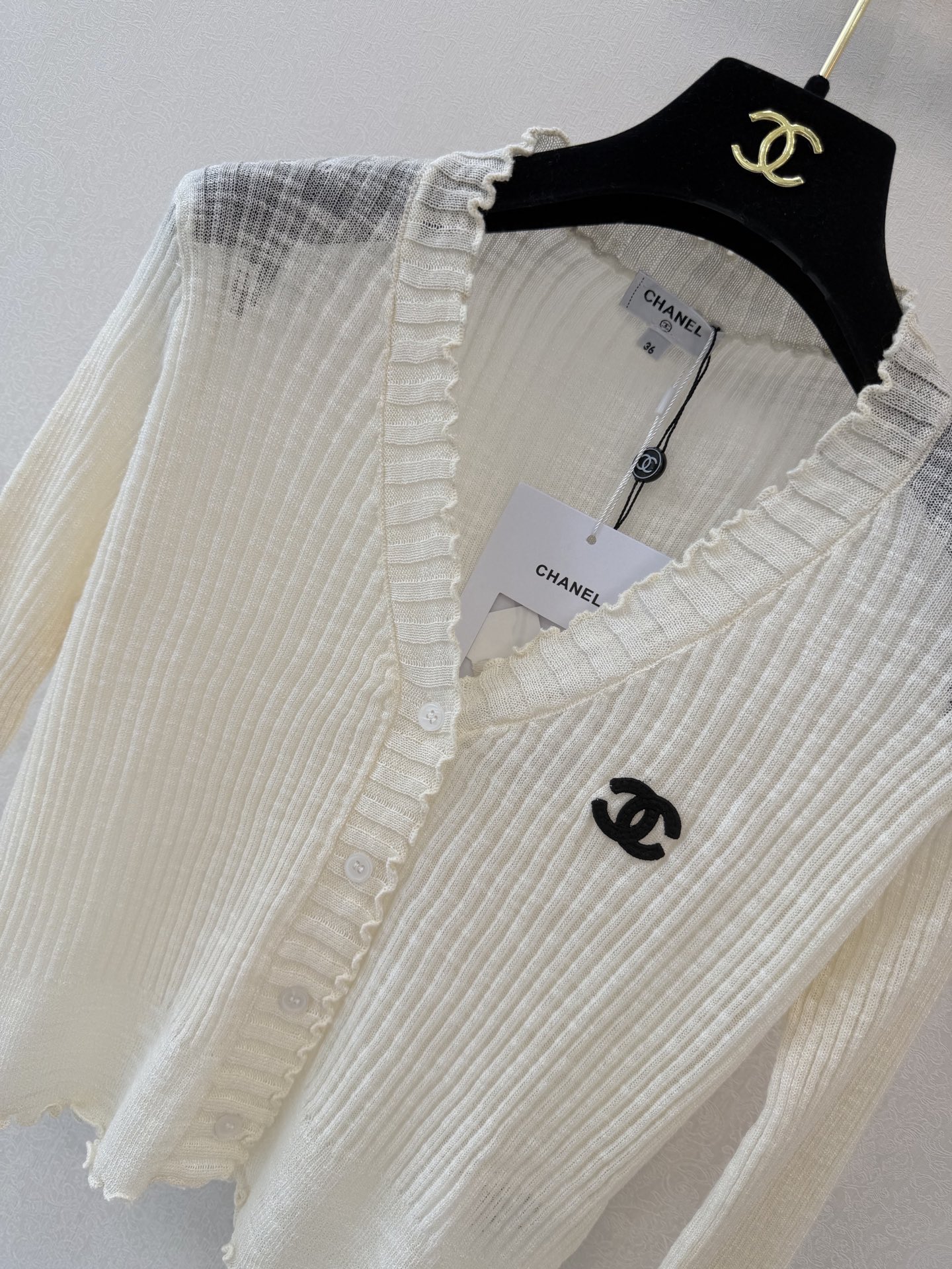 小香新品🆕🆕V领小开衫💗💗实拍图🆕🆕两色3码