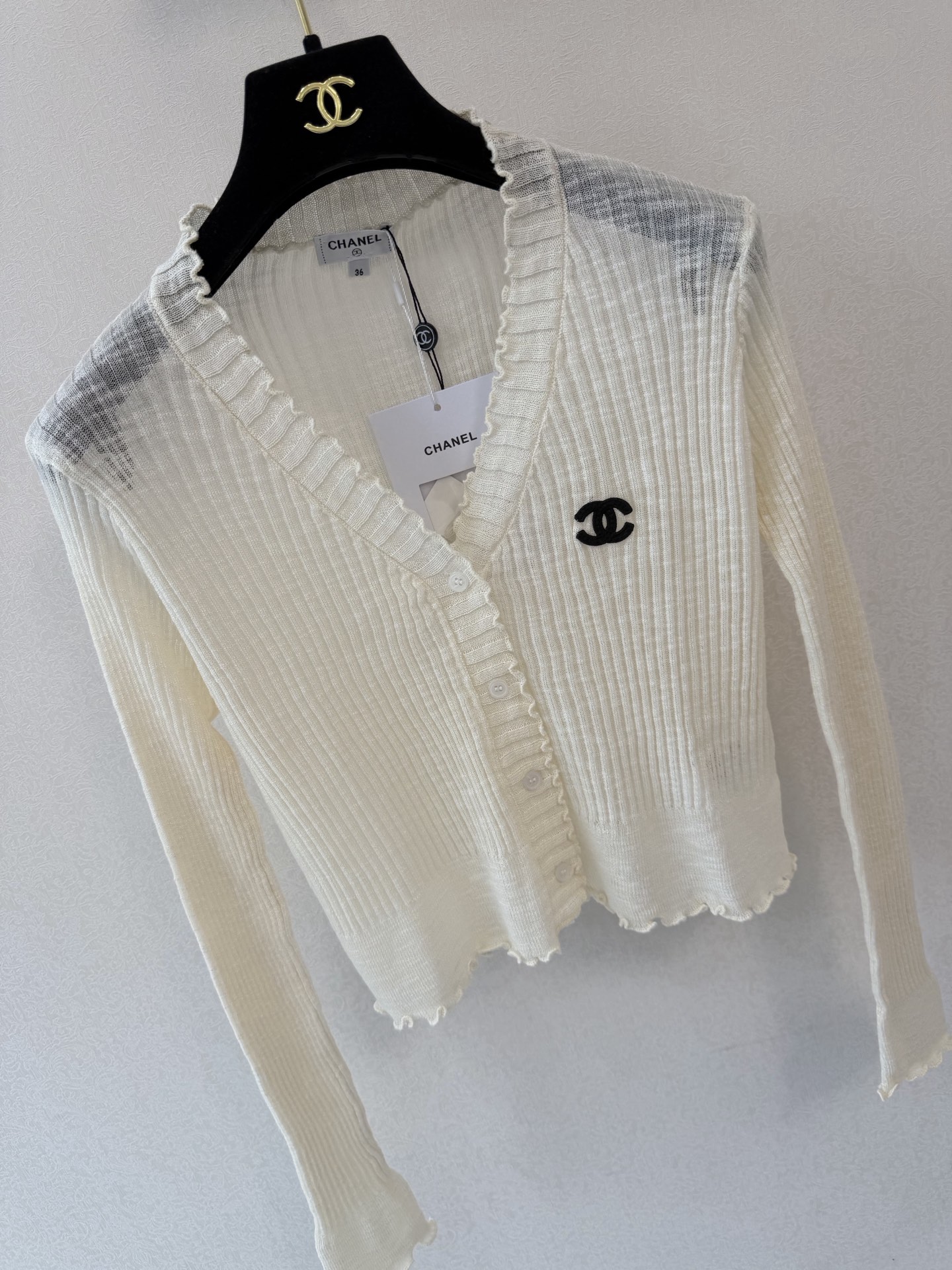小香新品🆕🆕V领小开衫💗💗实拍图🆕🆕两色3码