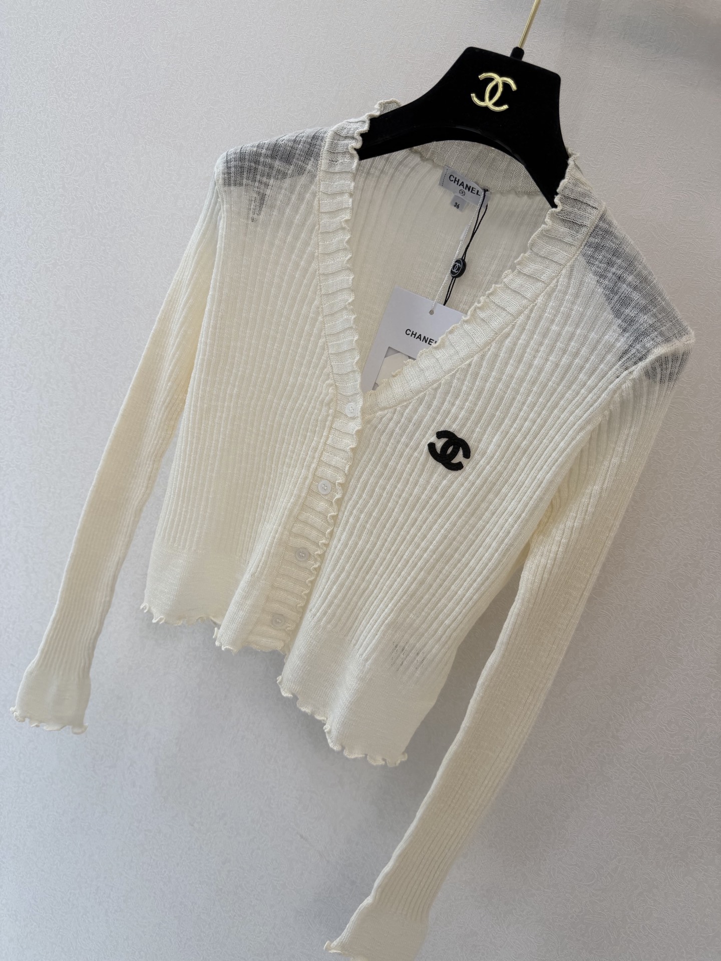小香新品🆕🆕V领小开衫💗💗实拍图🆕🆕两色3码