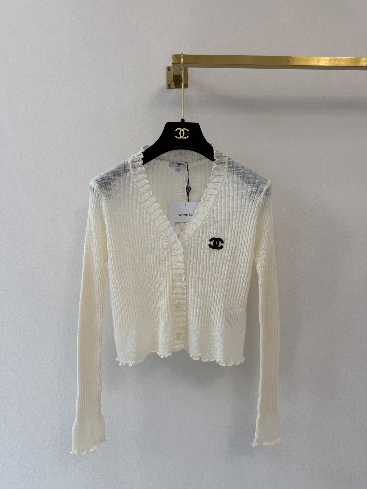 小香新品🆕🆕V领小开衫💗💗实拍图🆕🆕两色3码