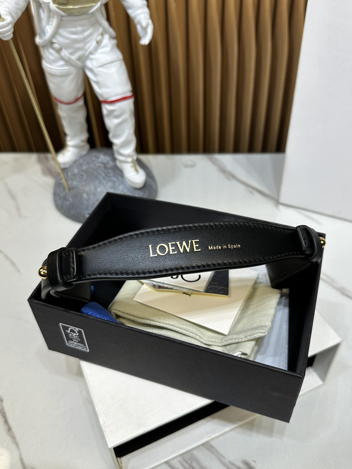 LOEWE 단독 구성 숏 숄더 스트랩 - 최상급 품질