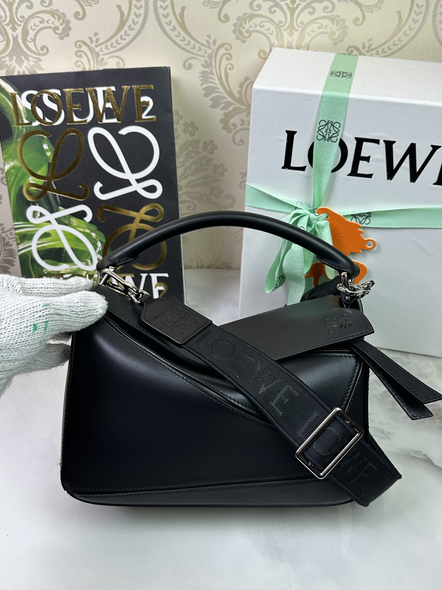 LOEWE 小号宽肩带 Puzzle 24-顶级品质