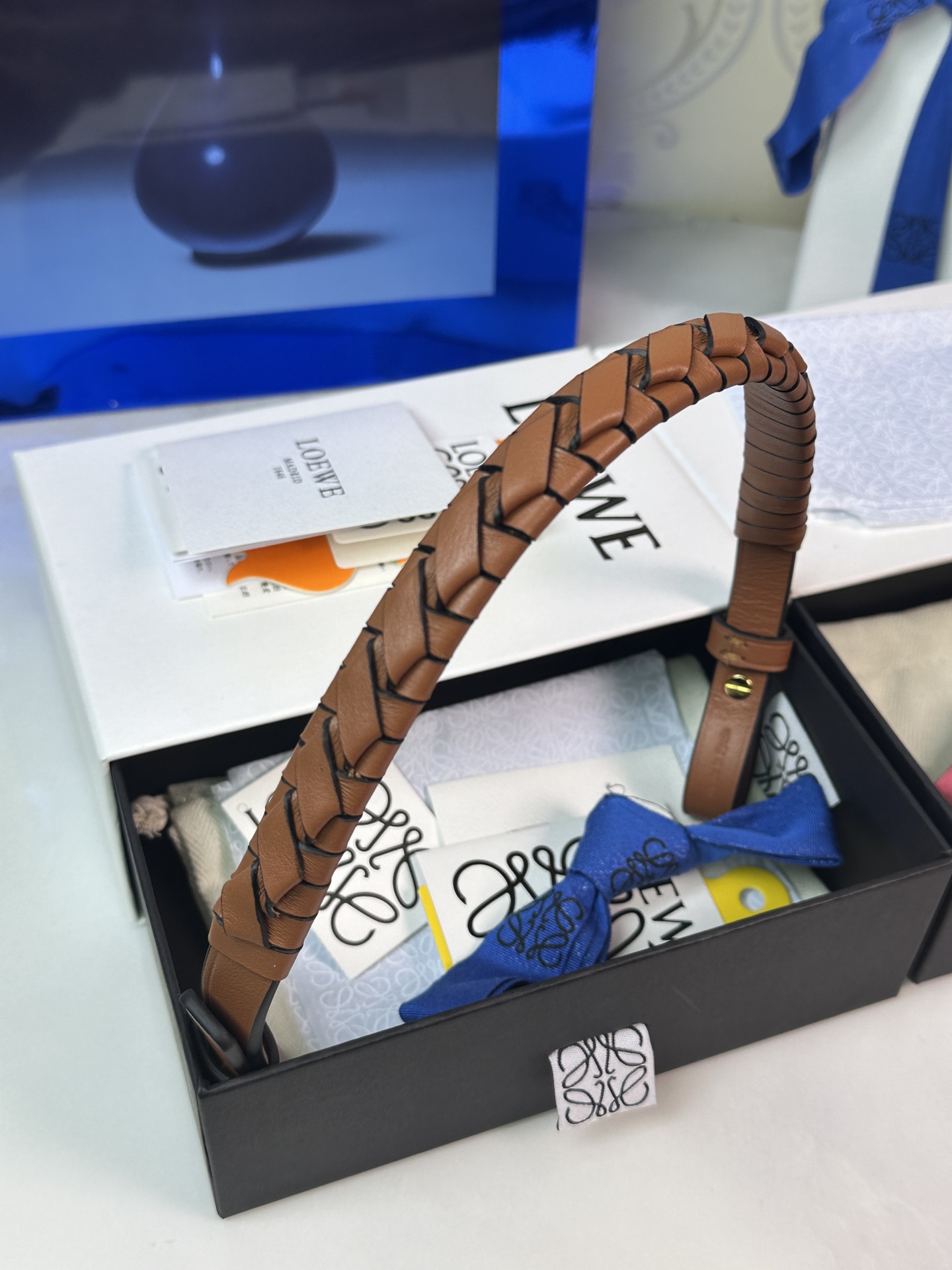 LOEWE rundlederen spiraalgeweven band - topkwaliteit