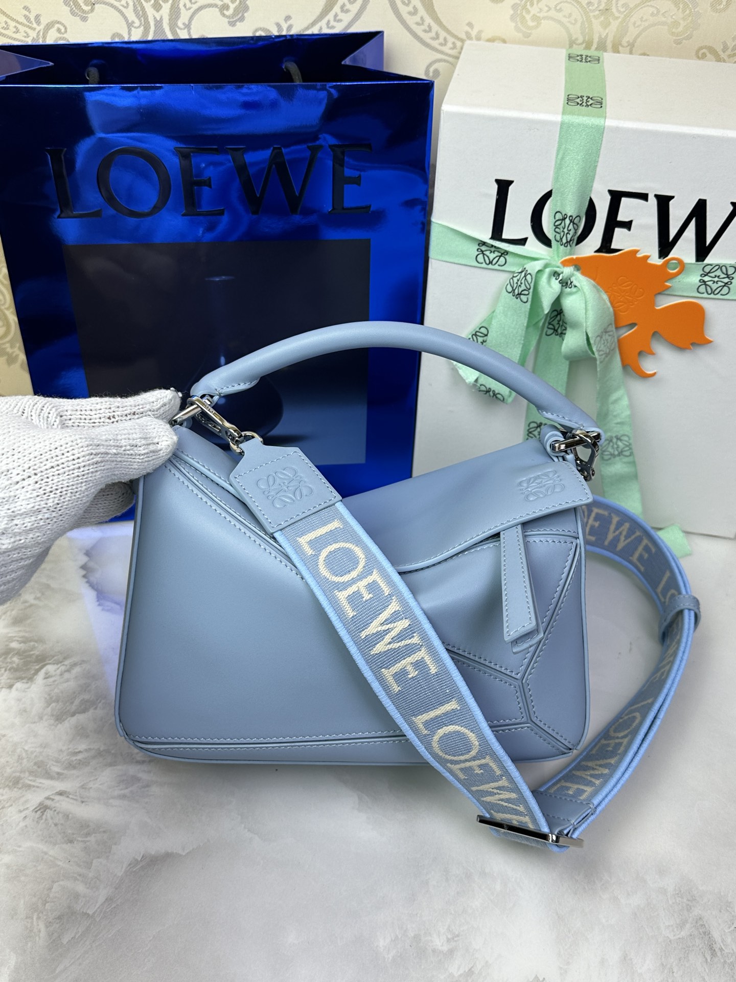 LOEWE 小号宽肩带 Puzzle 24-顶级品质