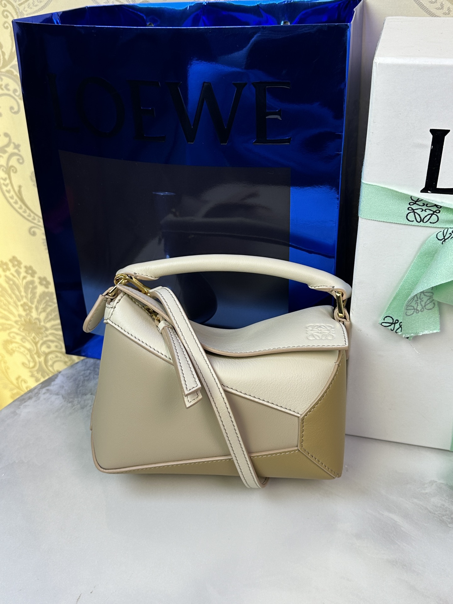 LOEWE New Mini Puzzle Edge 𝟏𝟖-Top Quality
