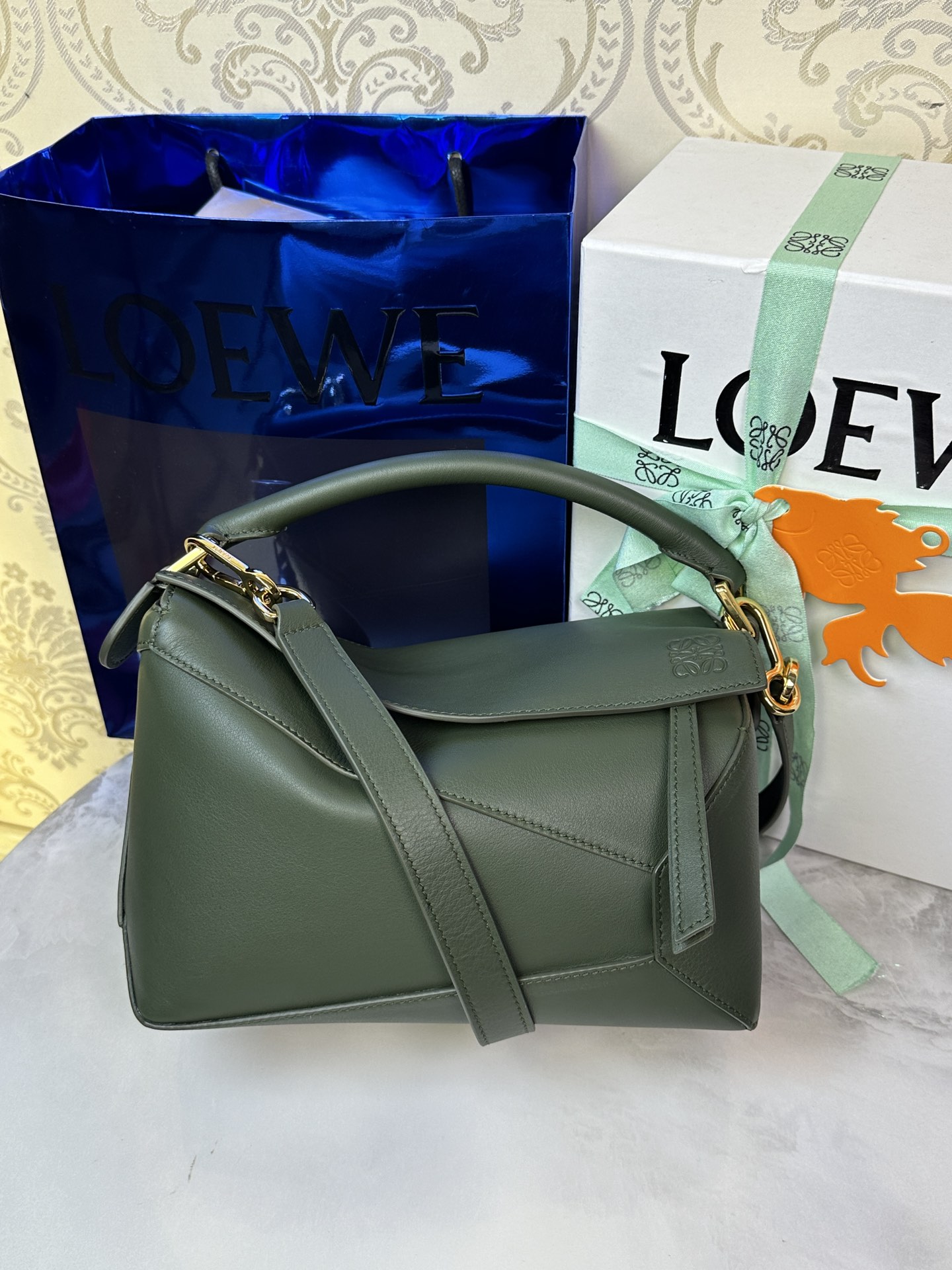 LOEWE 新款小號Puzzle Edge 𝟐𝟒-頂級品質