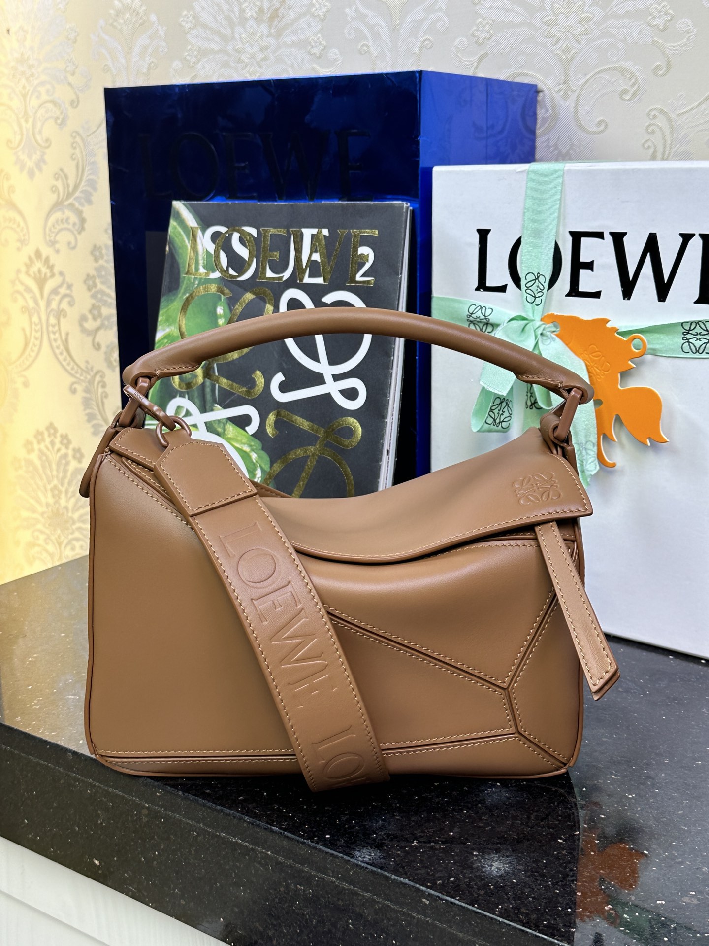 LOEWE 小号宽肩带 Puzzle 24-顶级品质