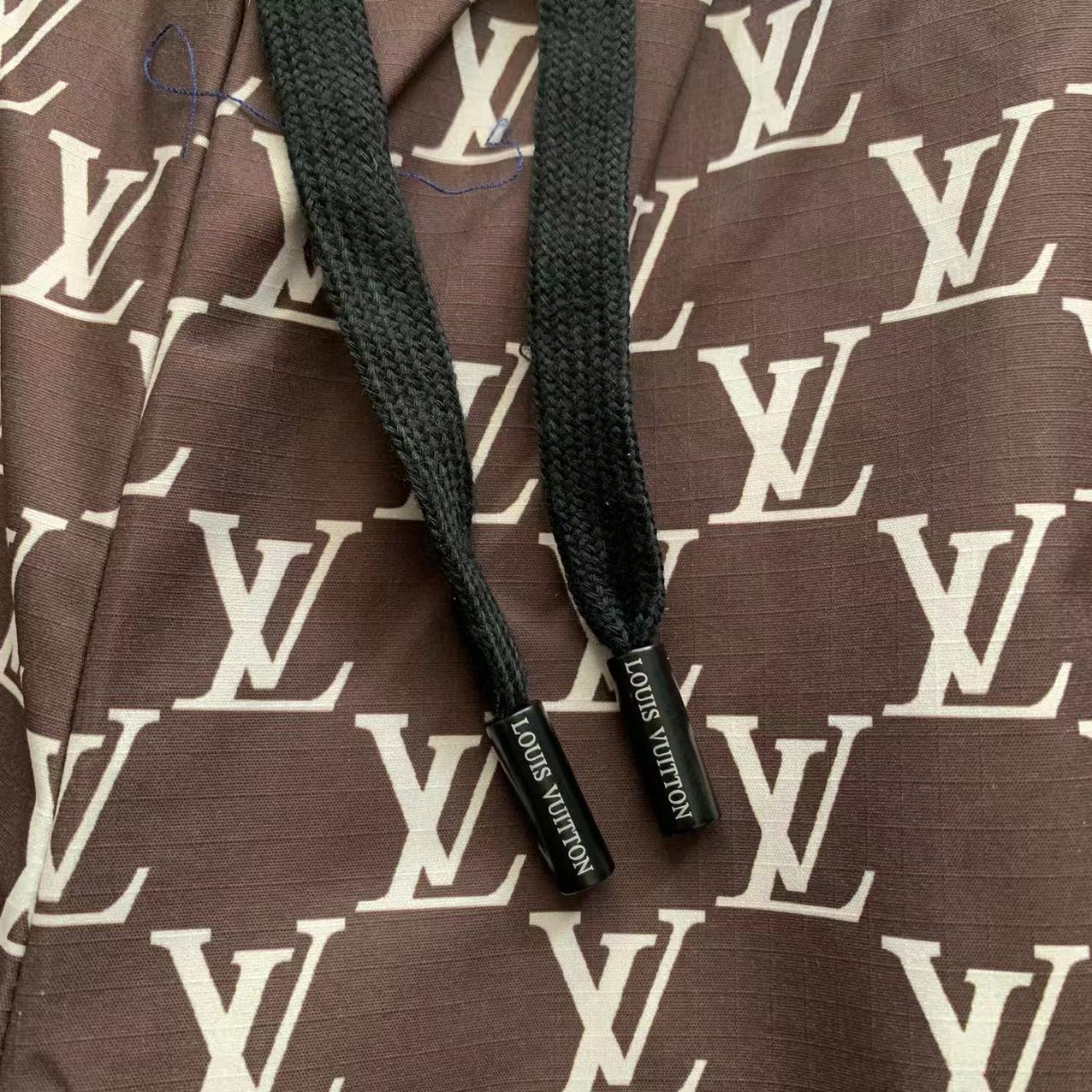  LV 驴家 2025 春夏新款 时尚休闲裤 上身舒适透气  颜色 棕色 黑色  码数M-3XL