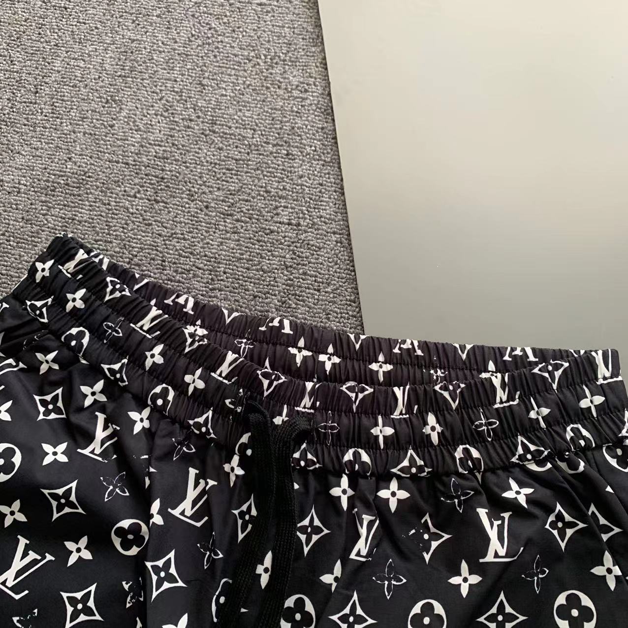  LV 驴家 2025 春夏新款 时尚休闲裤 上身舒适透气  颜色  黑色  码数M-3XL