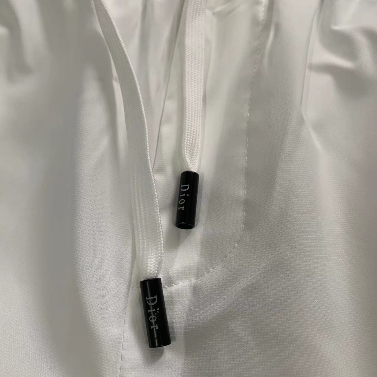  Dior 迪奥 2025 春夏新款 时尚休闲裤 上身舒适透气  颜色 白色  黑色  码数M-3XL