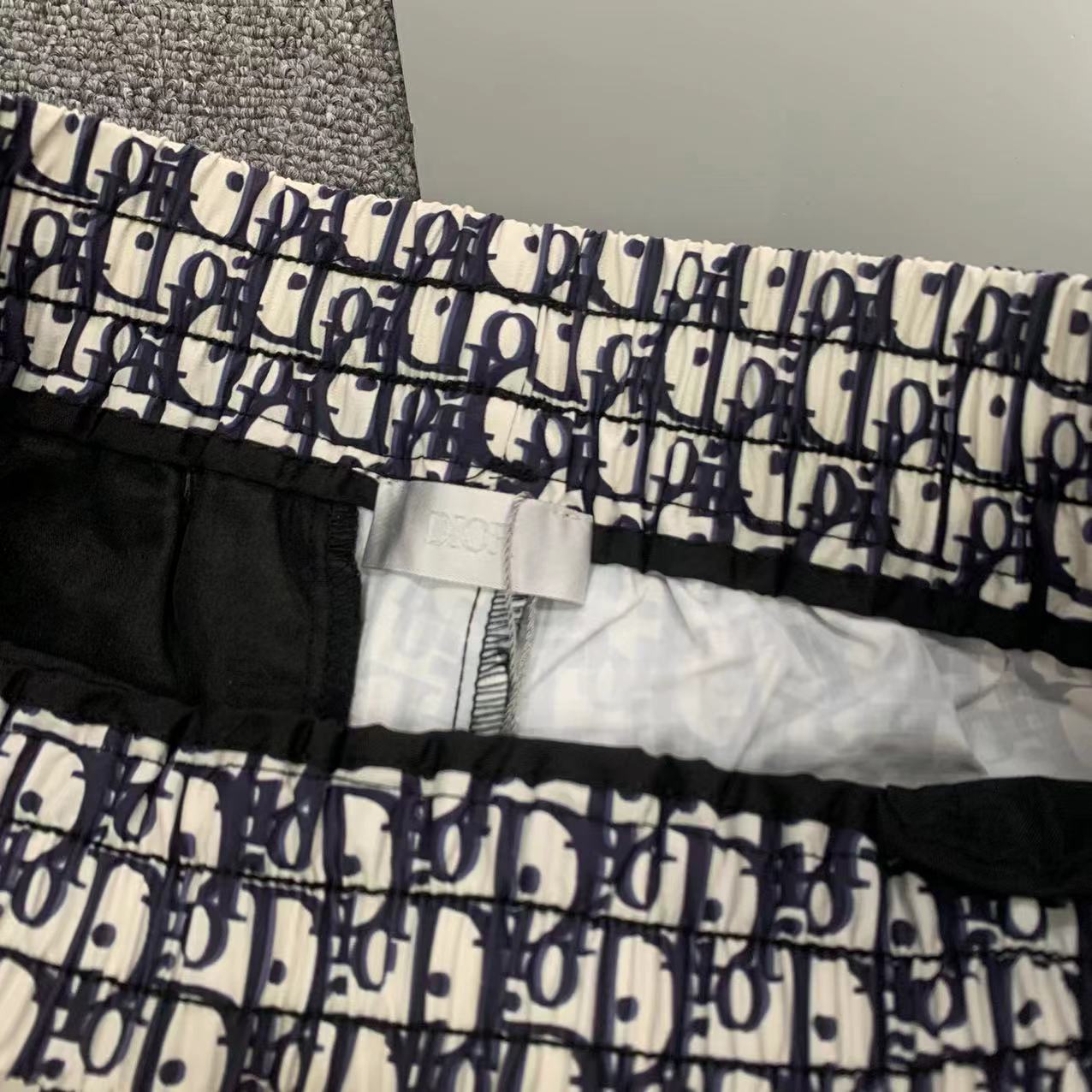  Dior 迪奥 2025 春夏新款 时尚休闲裤 上身舒适透气  颜色黑  蓝  棕   码数M-3XL