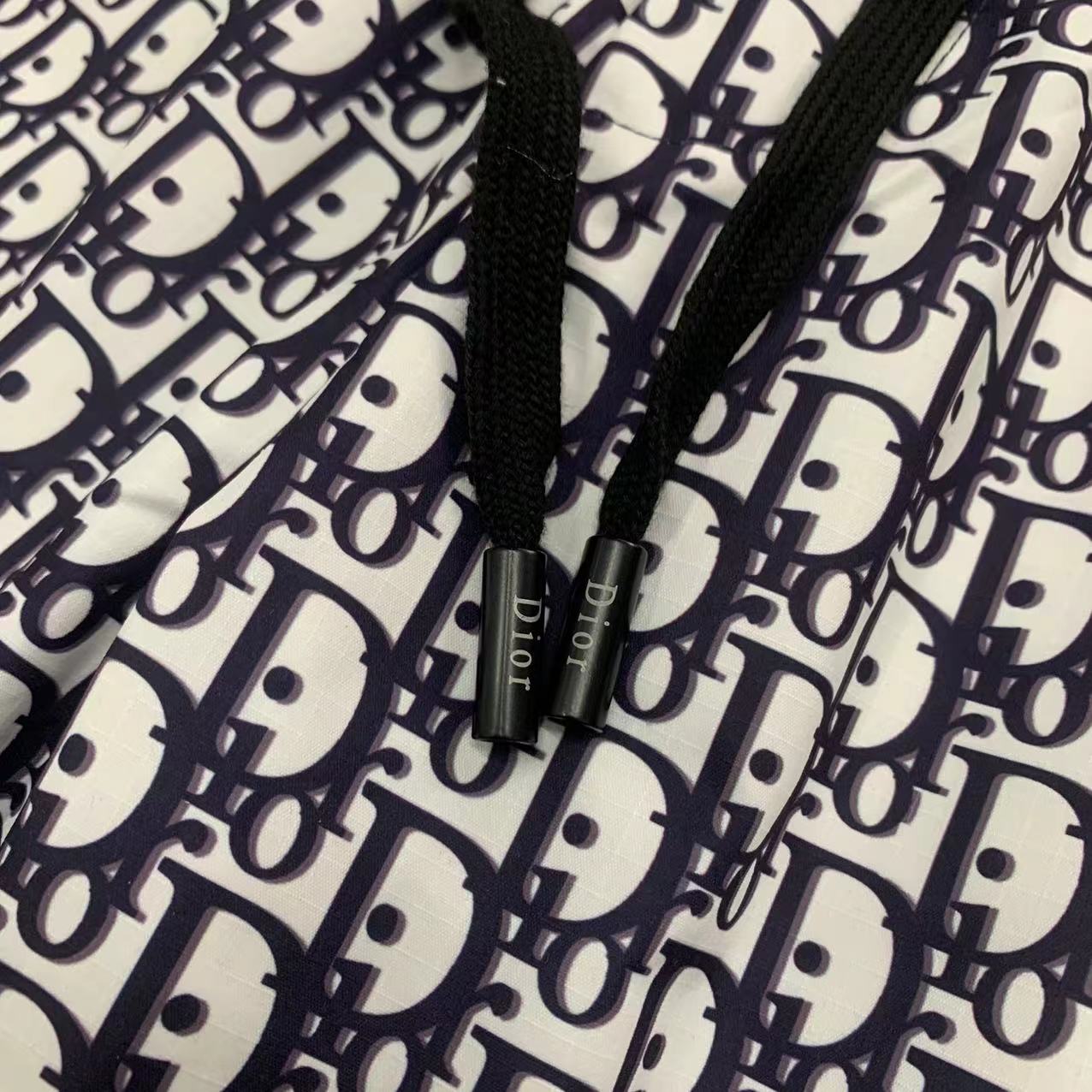  Dior 迪奥 2025 春夏新款 时尚休闲裤 上身舒适透气  颜色黑  蓝  棕   码数M-3XL