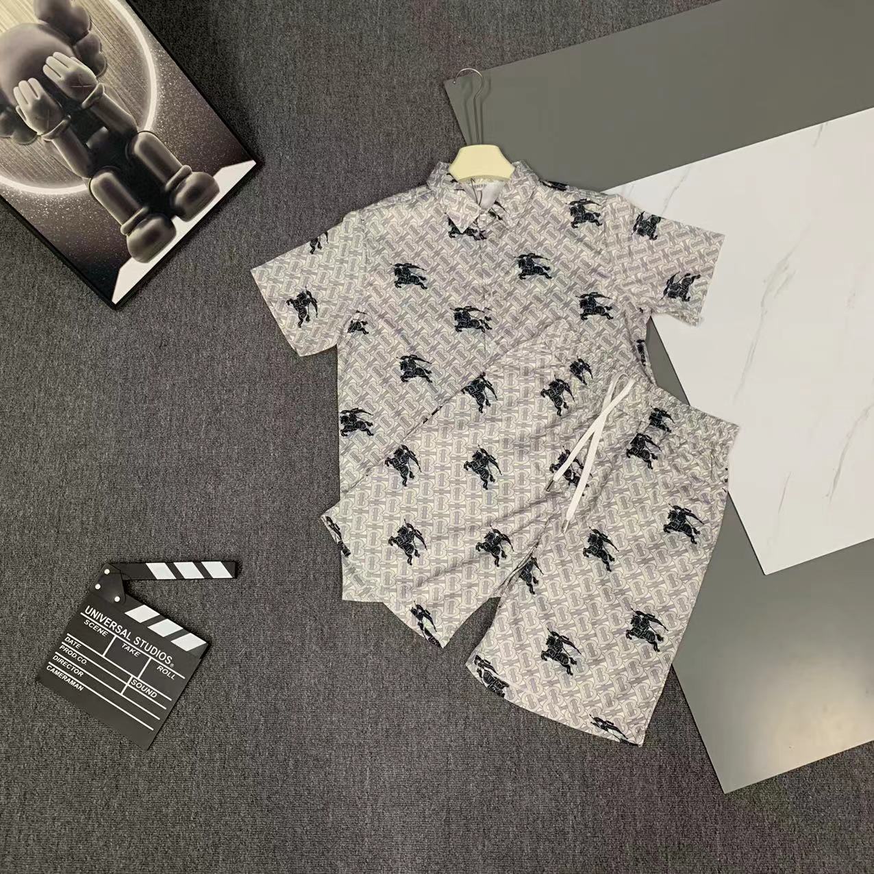  2025 夏季新款BBU  巴宝莉 印花翻领短袖衬衣套装，高端版本！定制面料 透气舒适度高 细节无可挑