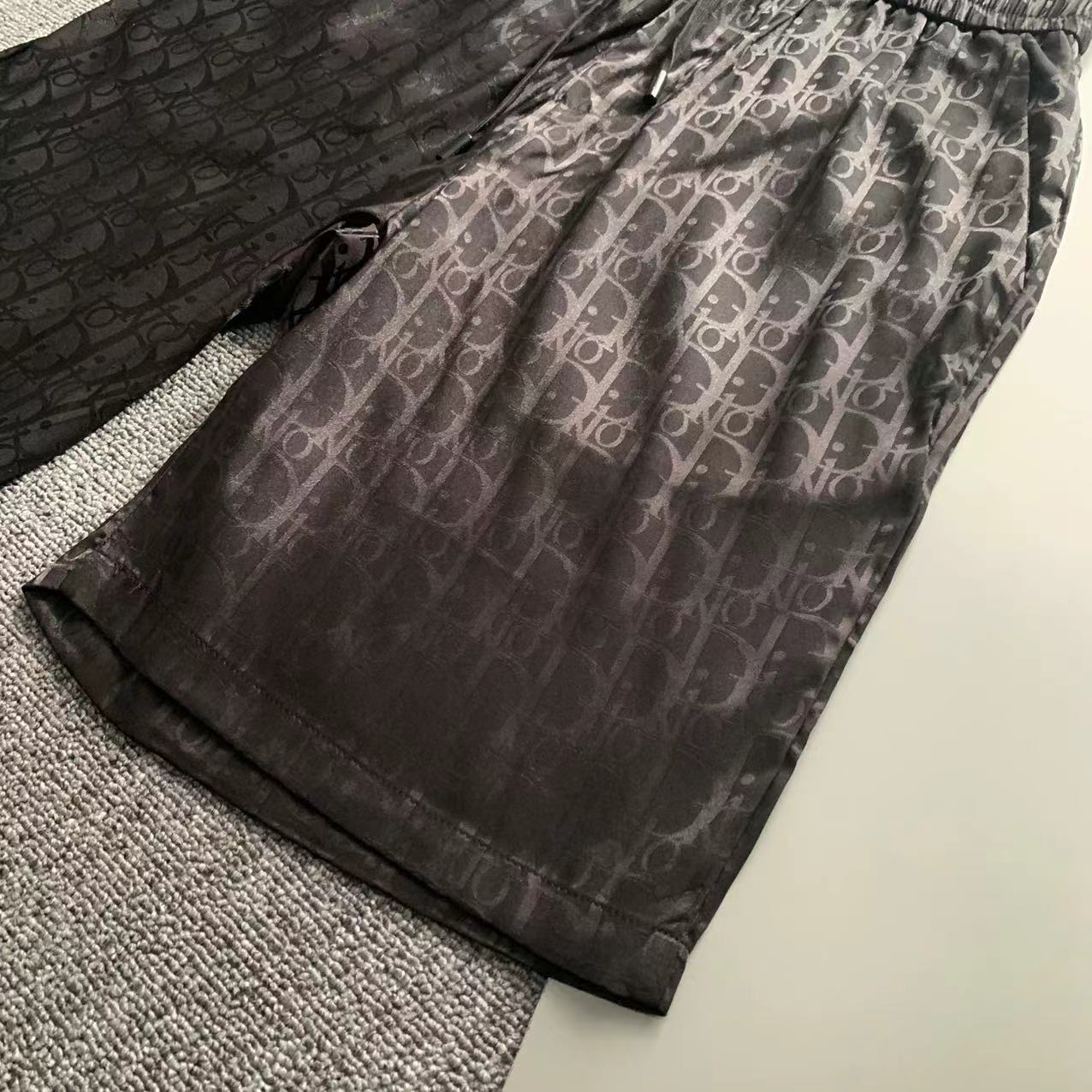  2025 夏季新款Dior  迪奥 印花翻领短袖衬衣套装，高端版本！定制面料 透气舒适度高 细节无可挑