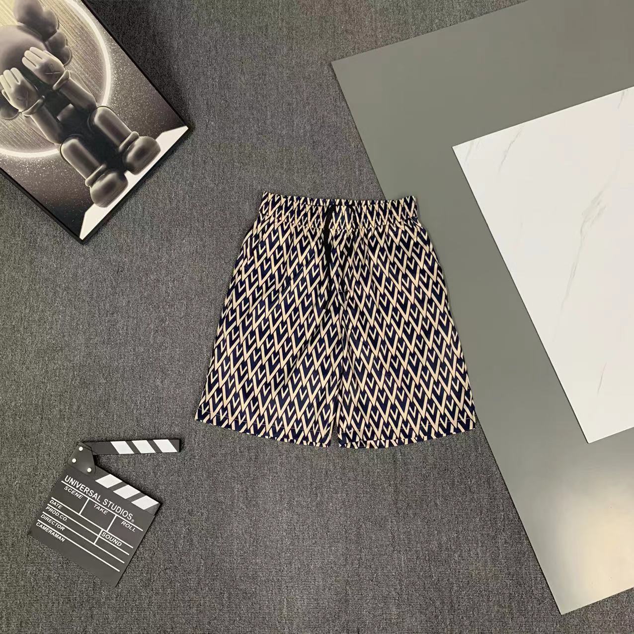  2025 夏季新款 Valentino  华伦天奴 印花翻领短袖衬衣套装，高端版本！定制面料 透气舒适