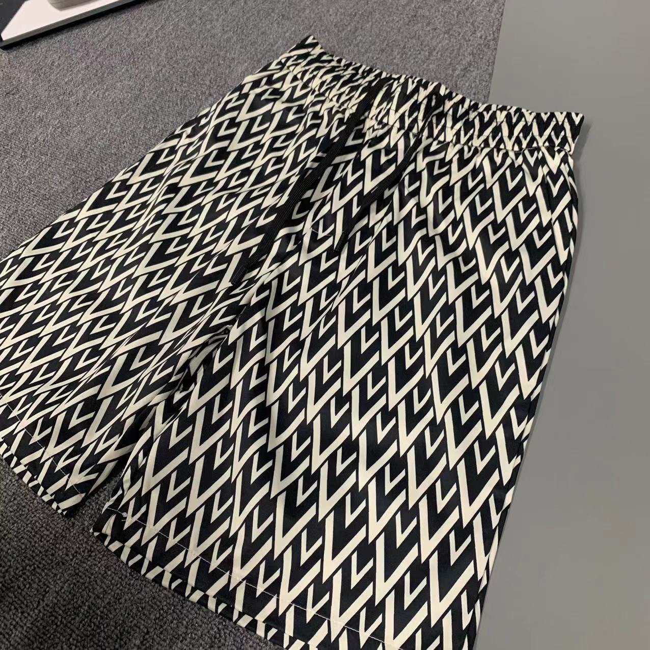  2025 夏季新款 Valentino  华伦天奴 印花翻领短袖衬衣套装，高端版本！定制面料 透气舒适