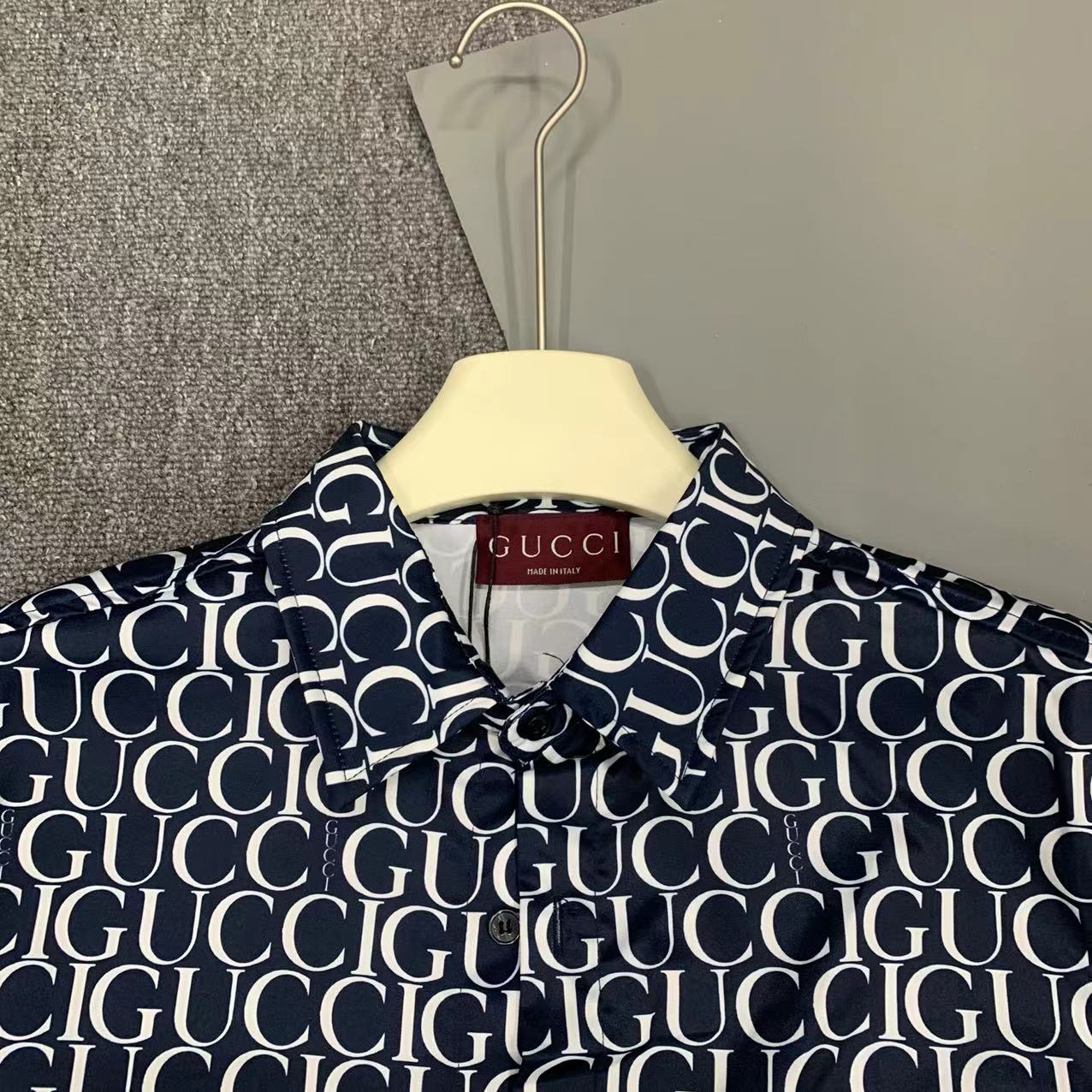  2025 夏季新款Gucci  古奇 印花翻领短袖衬衣套装，高端版本！定制面料 透气舒适度高 细节无可