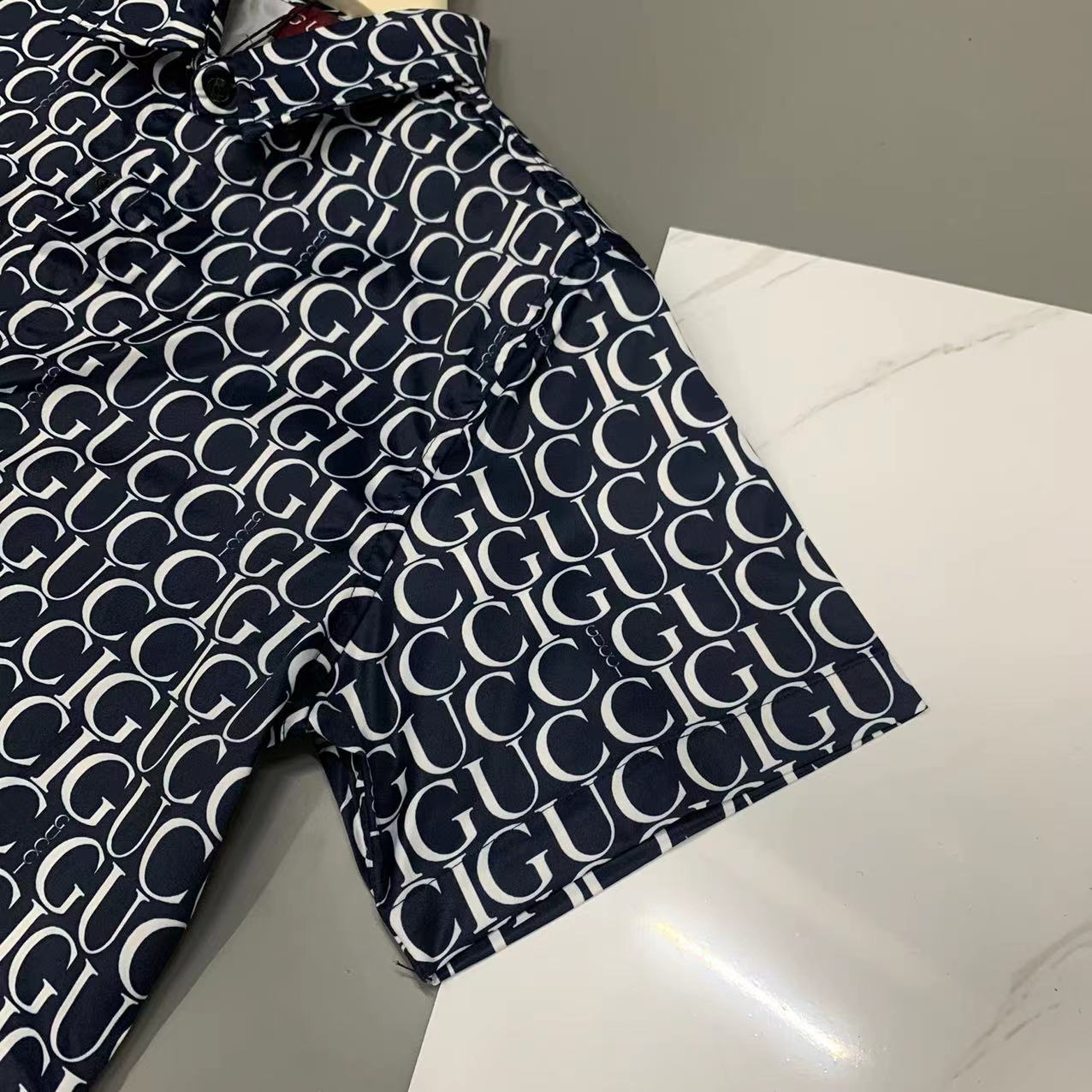 2025 夏季新款Gucci  古奇 印花翻领短袖衬衣套装，高端版本！定制面料 透气舒适度高 细节无可