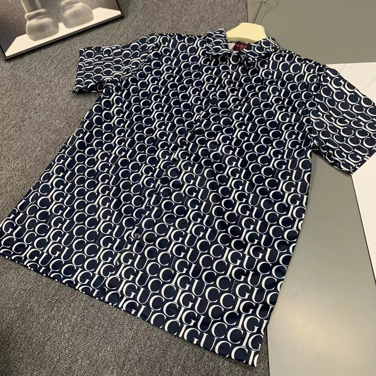  2025 夏季新款Gucci  古奇 印花翻领短袖衬衣套装，高端版本！定制面料 透气舒适度高 细节无可