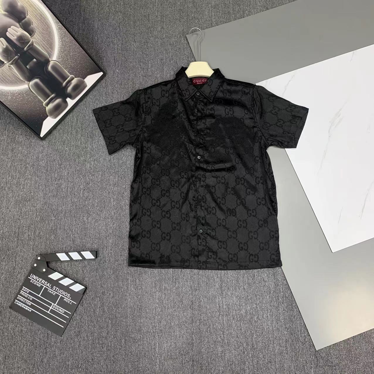  2025 夏季新款Gucci  古奇 印花翻领短袖衬衣套装，高端版本！定制面料 透气舒适度高 细节无可