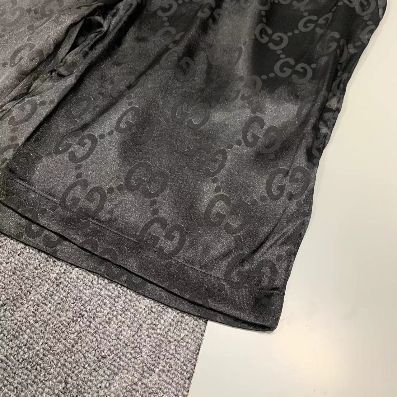  2025 夏季新款Gucci  古奇 印花翻领短袖衬衣套装，高端版本！定制面料 透气舒适度高 细节无可