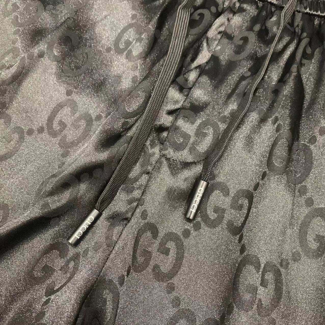 2025 夏季新款Gucci  古奇 印花翻领短袖衬衣套装，高端版本！定制面料 透气舒适度高 细节无可