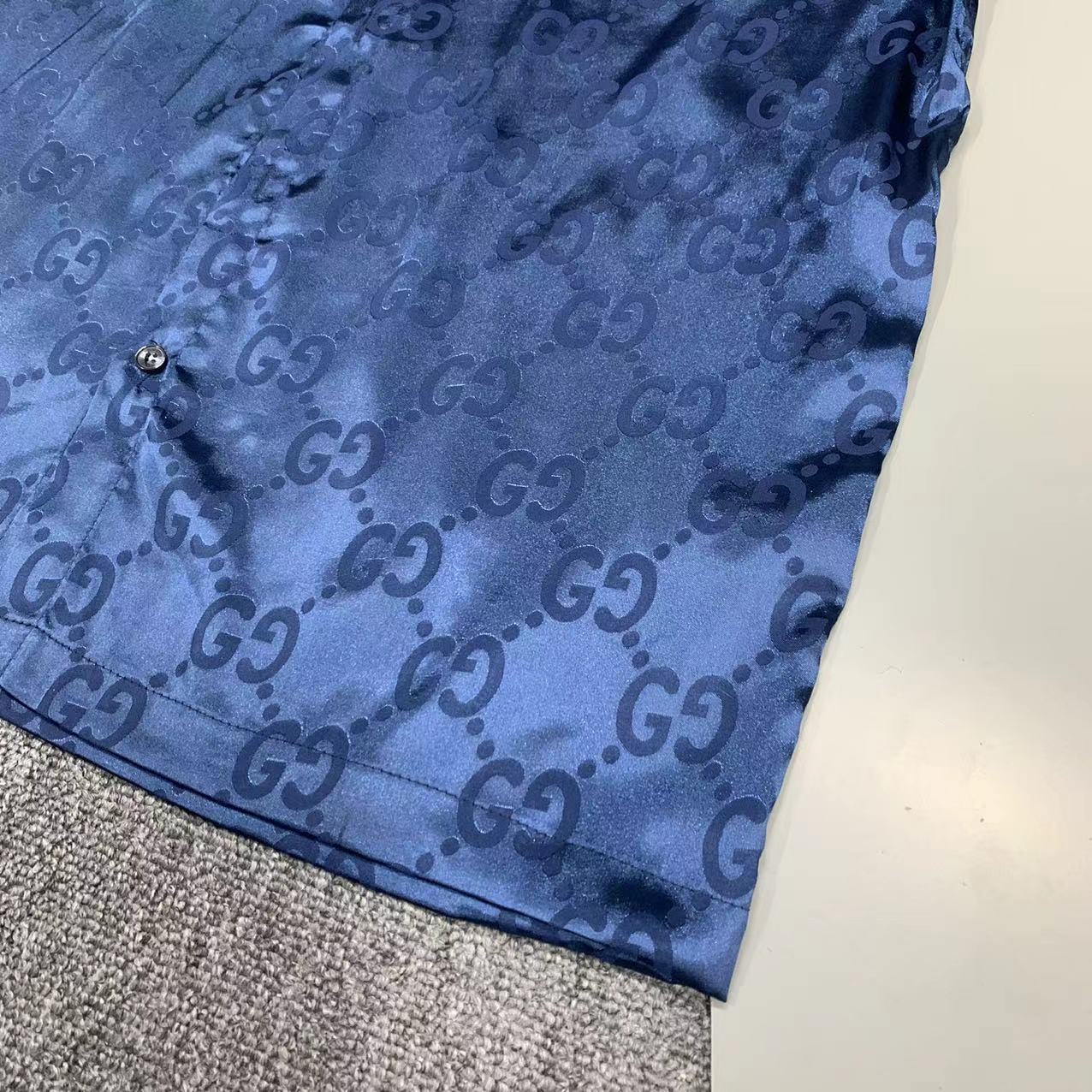  2025 夏季新款Gucci  古奇 印花翻领短袖衬衣套装，高端版本！定制面料 透气舒适度高 细节无可