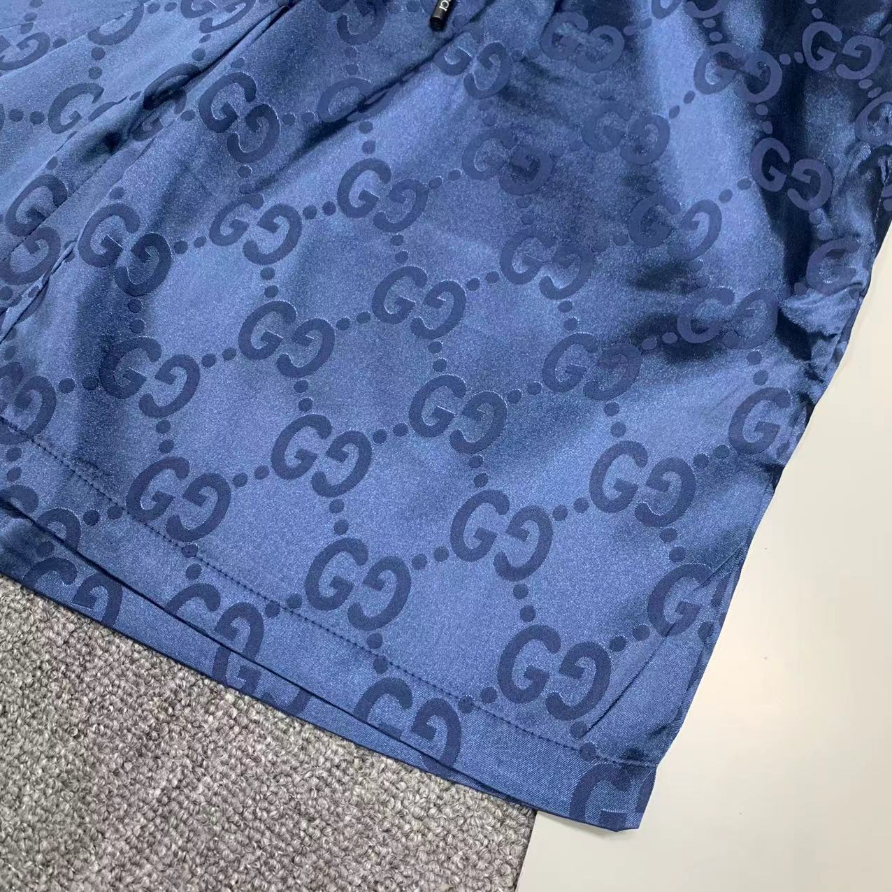  2025 夏季新款Gucci  古奇 印花翻领短袖衬衣套装，高端版本！定制面料 透气舒适度高 细节无可