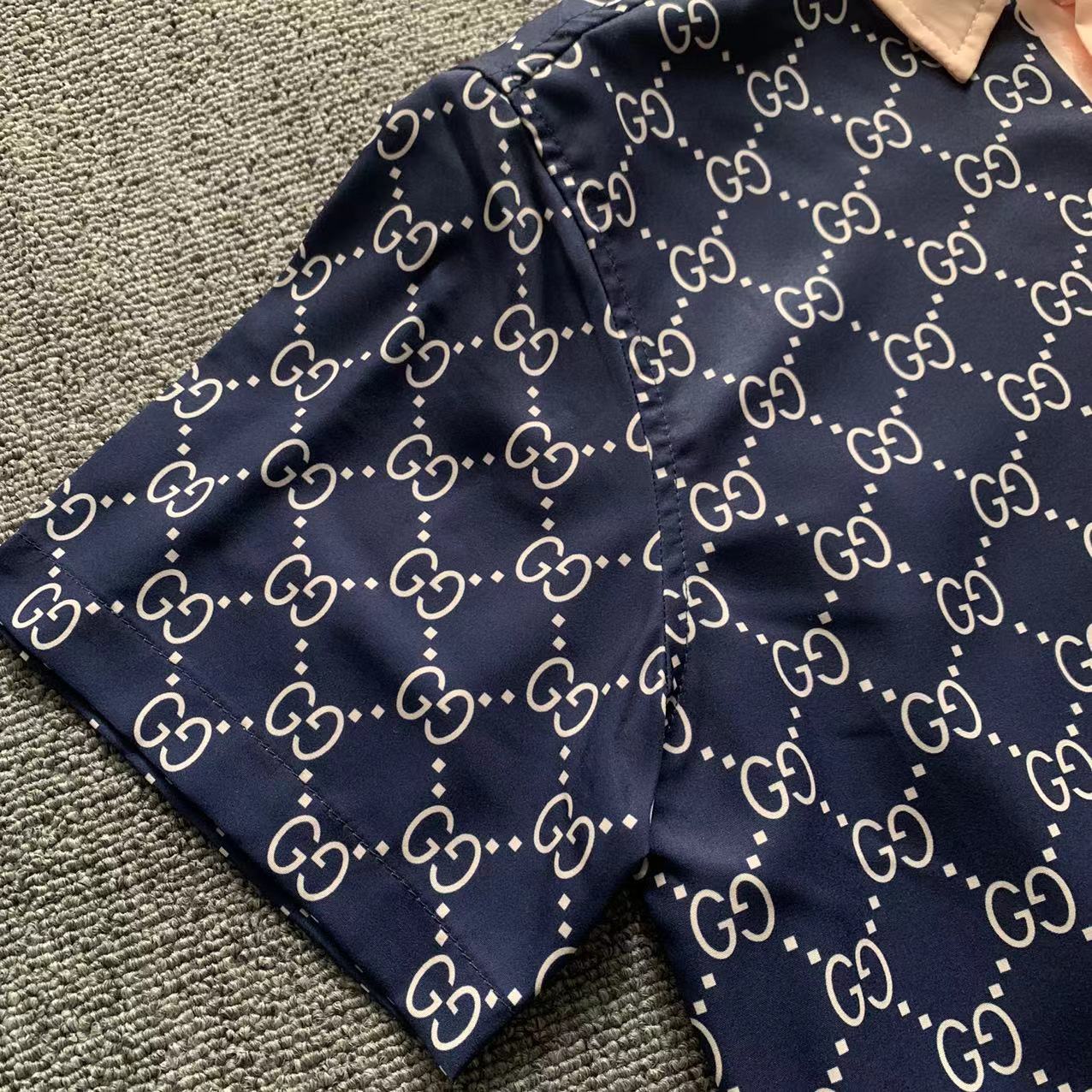  2025 夏季新款Gucci  古奇 印花翻领短袖衬衣套装，高端版本！定制面料 透气舒适度高 细节无可