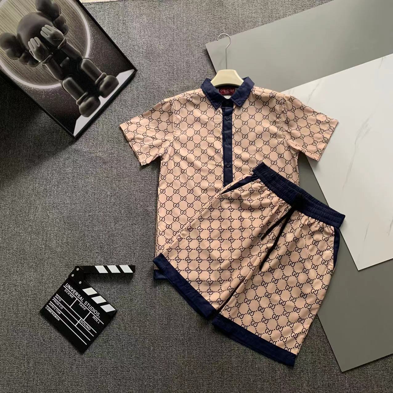  2025 夏季新款Gucci  古奇 印花翻领短袖衬衣套装，高端版本！定制面料 透气舒适度高 细节无可