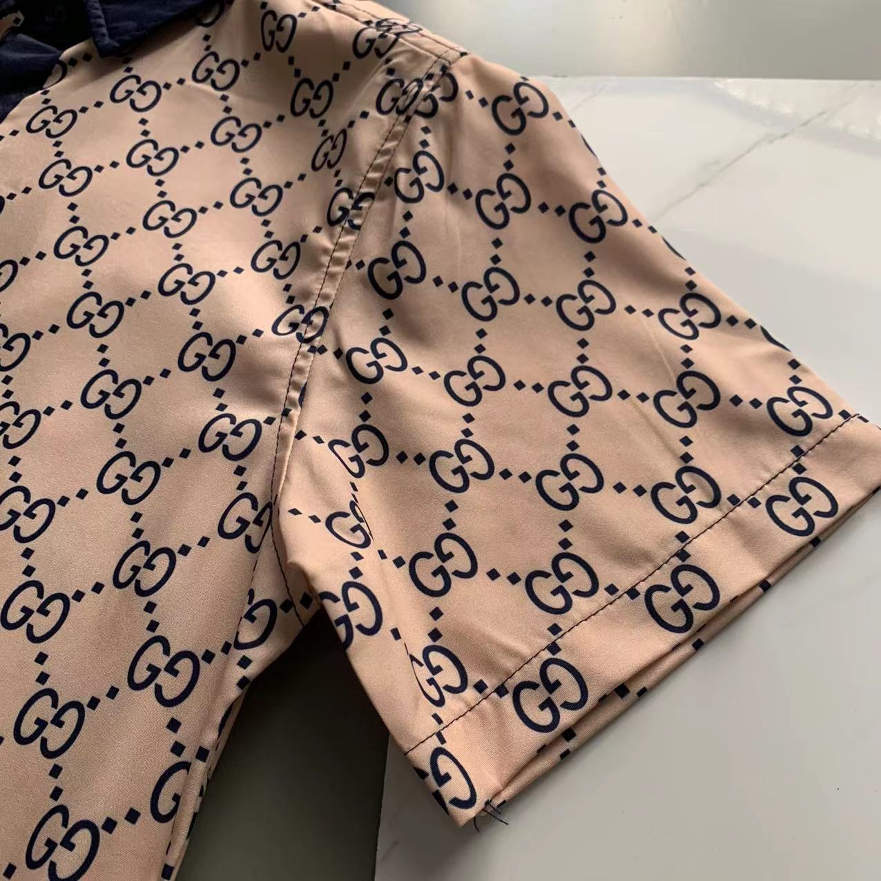 2025 夏季新款Gucci  古奇 印花翻领短袖衬衣套装，高端版本！定制面料 透气舒适度高 细节无可