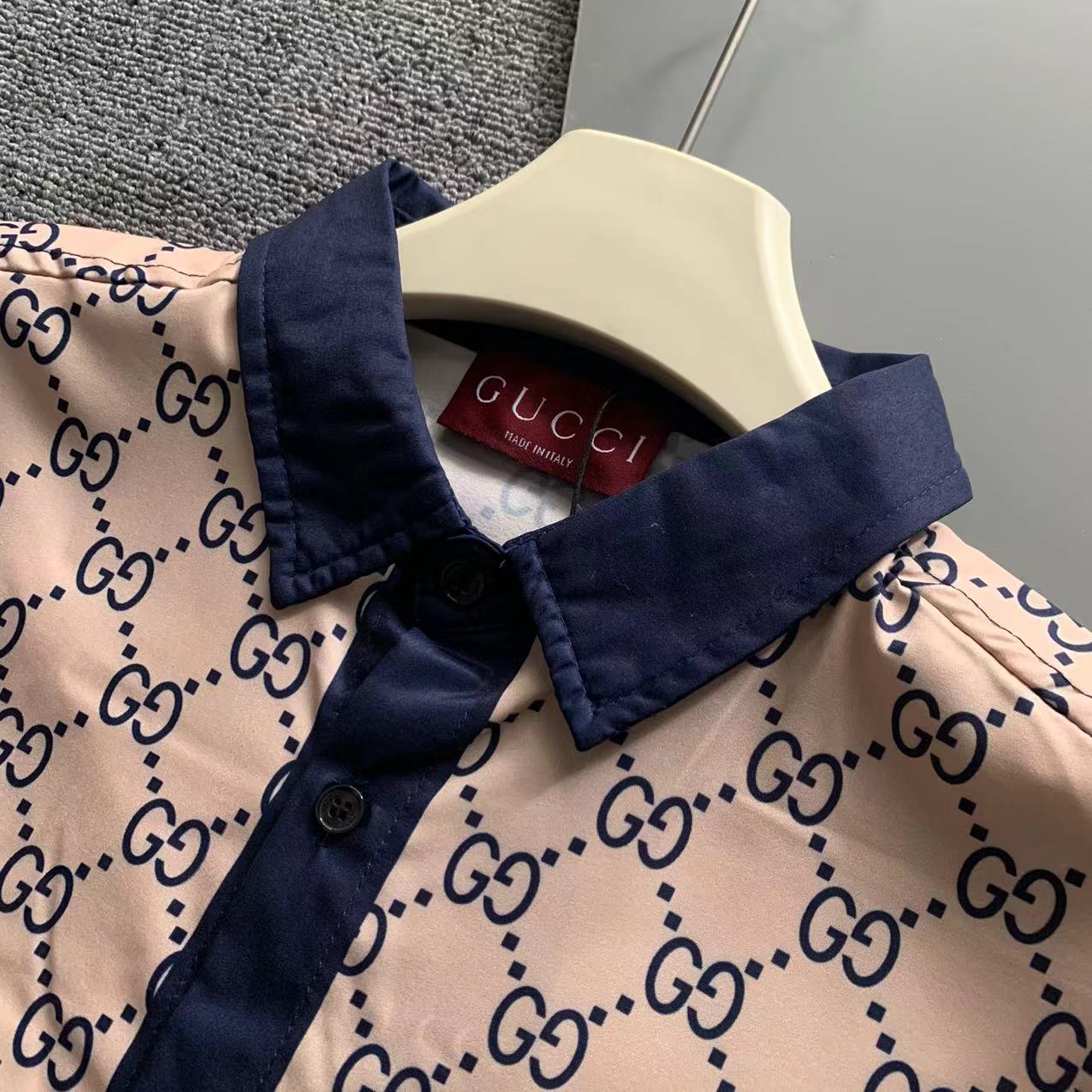  2025 夏季新款Gucci  古奇 印花翻领短袖衬衣套装，高端版本！定制面料 透气舒适度高 细节无可