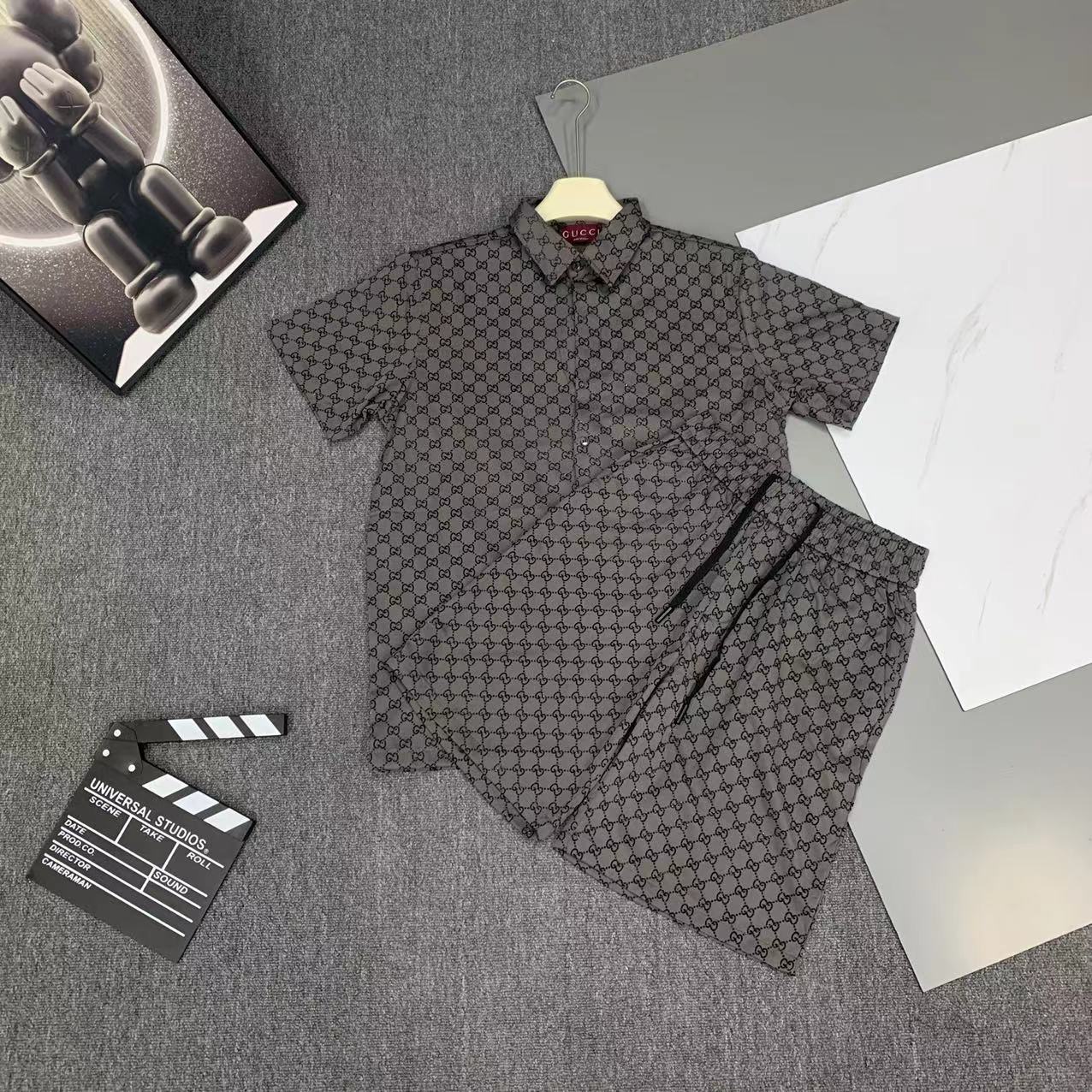 2025 夏季新款Gucci  古奇 印花翻领短袖衬衣套装，高端版本！定制面料 透气舒适度高 细节无可