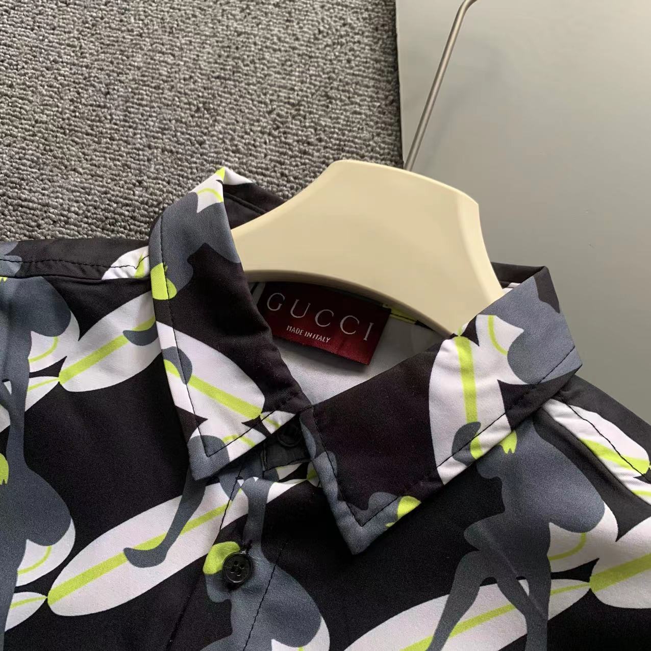  2025 夏季新款Gucci  古奇 印花翻领短袖衬衣套装，高端版本！定制面料 透气舒适度高 细节无可