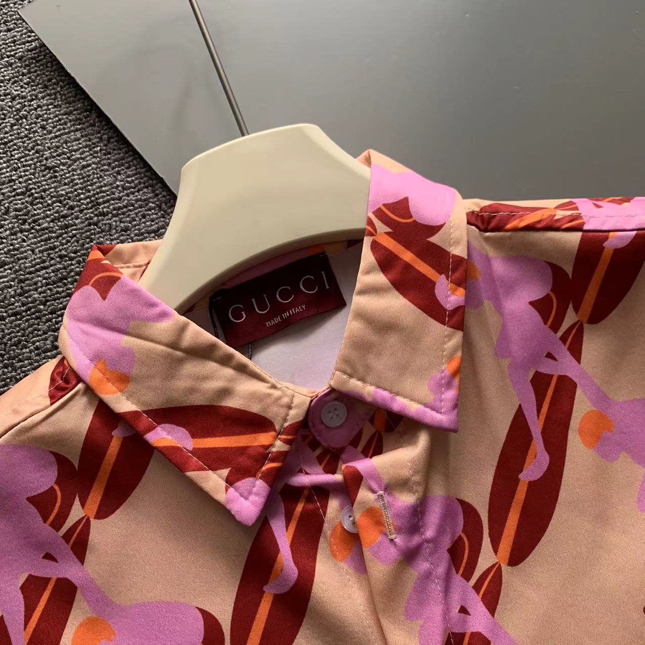  2025 夏季新款Gucci  古奇 印花翻领短袖衬衣套装，高端版本！定制面料 透气舒适度高 细节无可