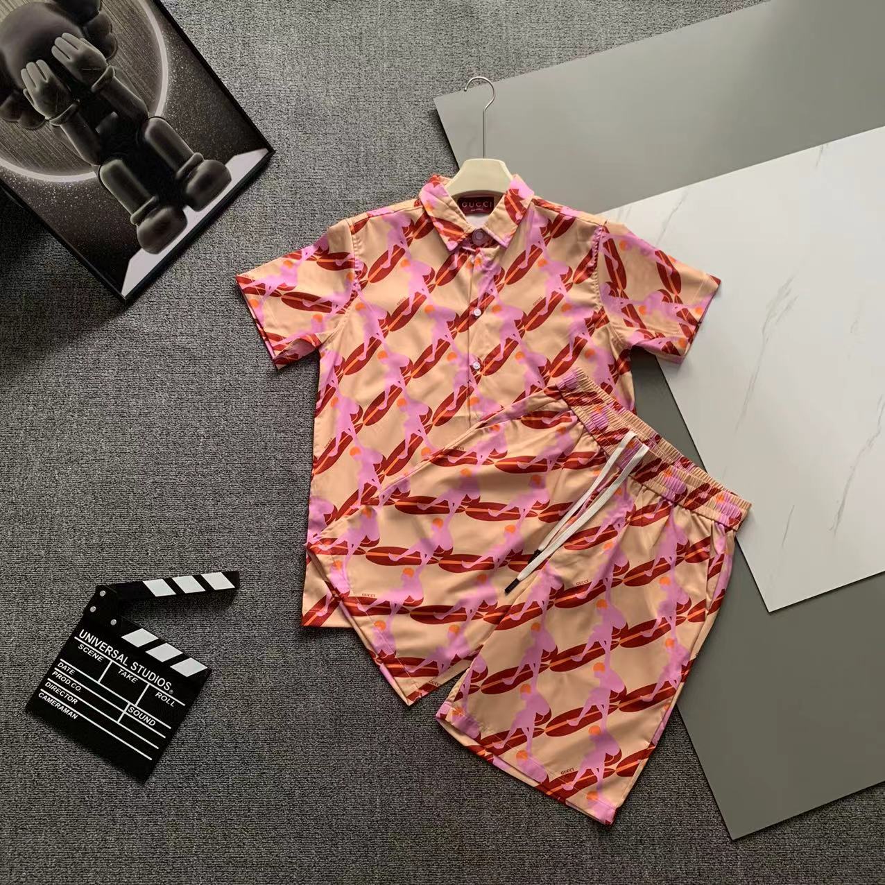  2025 夏季新款Gucci  古奇 印花翻领短袖衬衣套装，高端版本！定制面料 透气舒适度高 细节无可