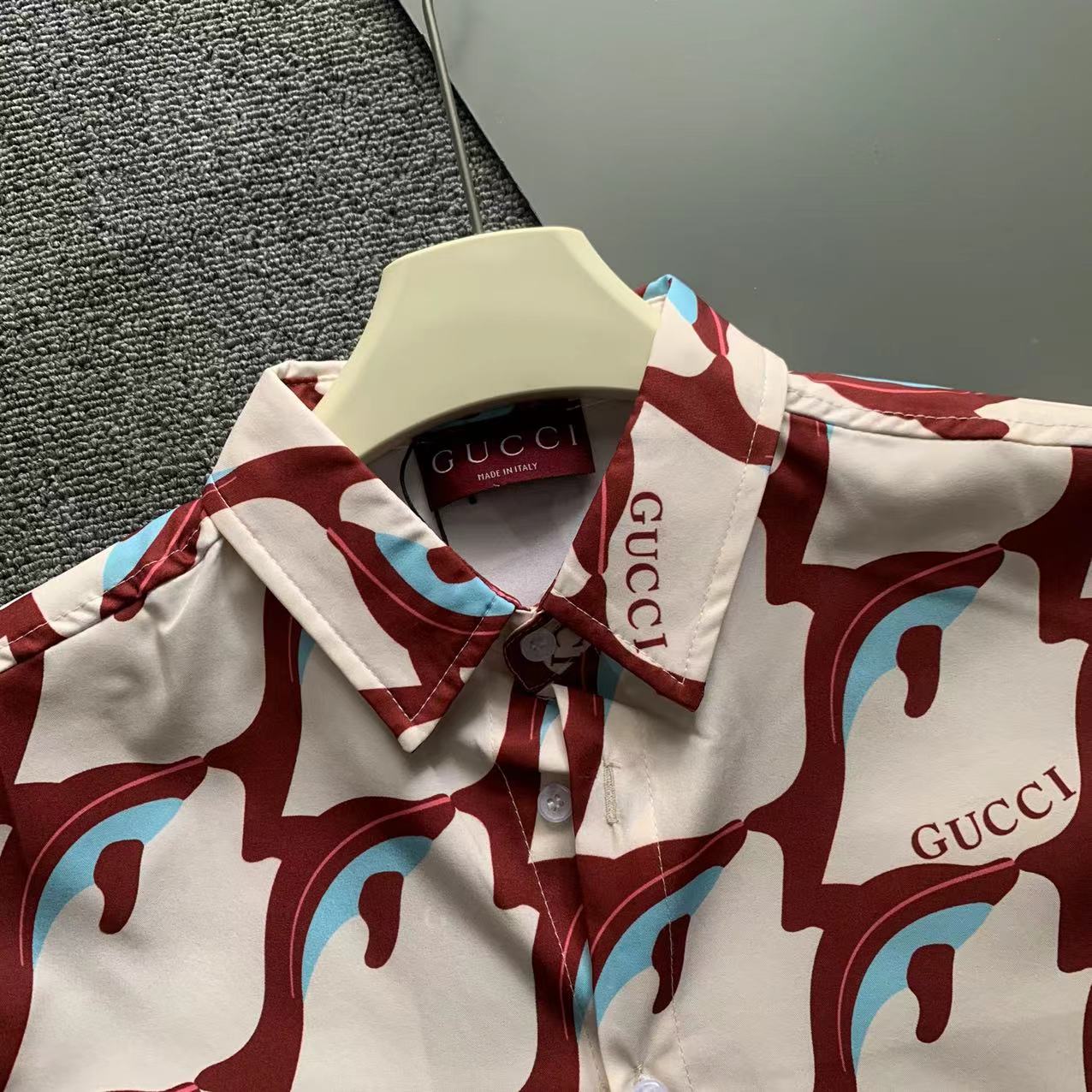  2025 夏季新款Gucci  古奇 印花翻领短袖衬衣套装，高端版本！定制面料 透气舒适度高 细节无可