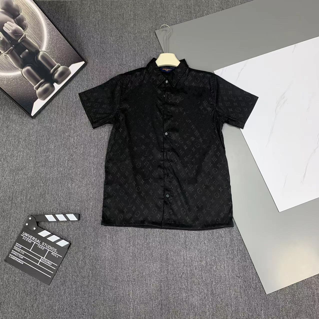  2025 夏季新款Louis 路易 印花翻领短袖衬衣套装，高端版本！定制面料 透气舒适度高 细节无可挑