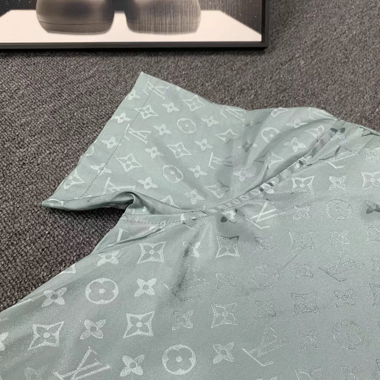  2025 夏季新款Louis 路易 印花翻领短袖衬衣套装，高端版本！定制面料 透气舒适度高 细节无可挑