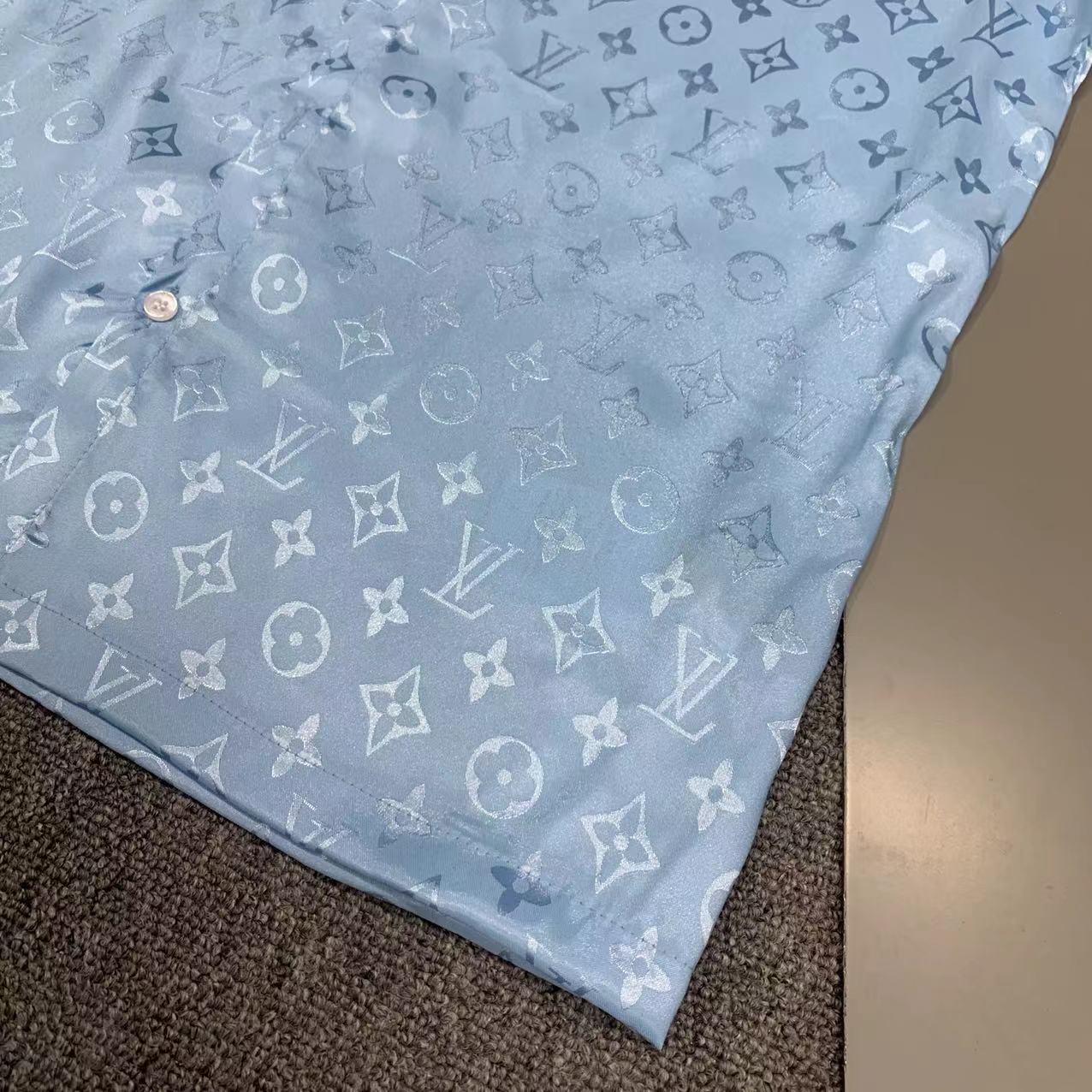  2025 夏季新款Louis 路易 印花翻领短袖衬衣套装，高端版本！定制面料 透气舒适度高 细节无可挑