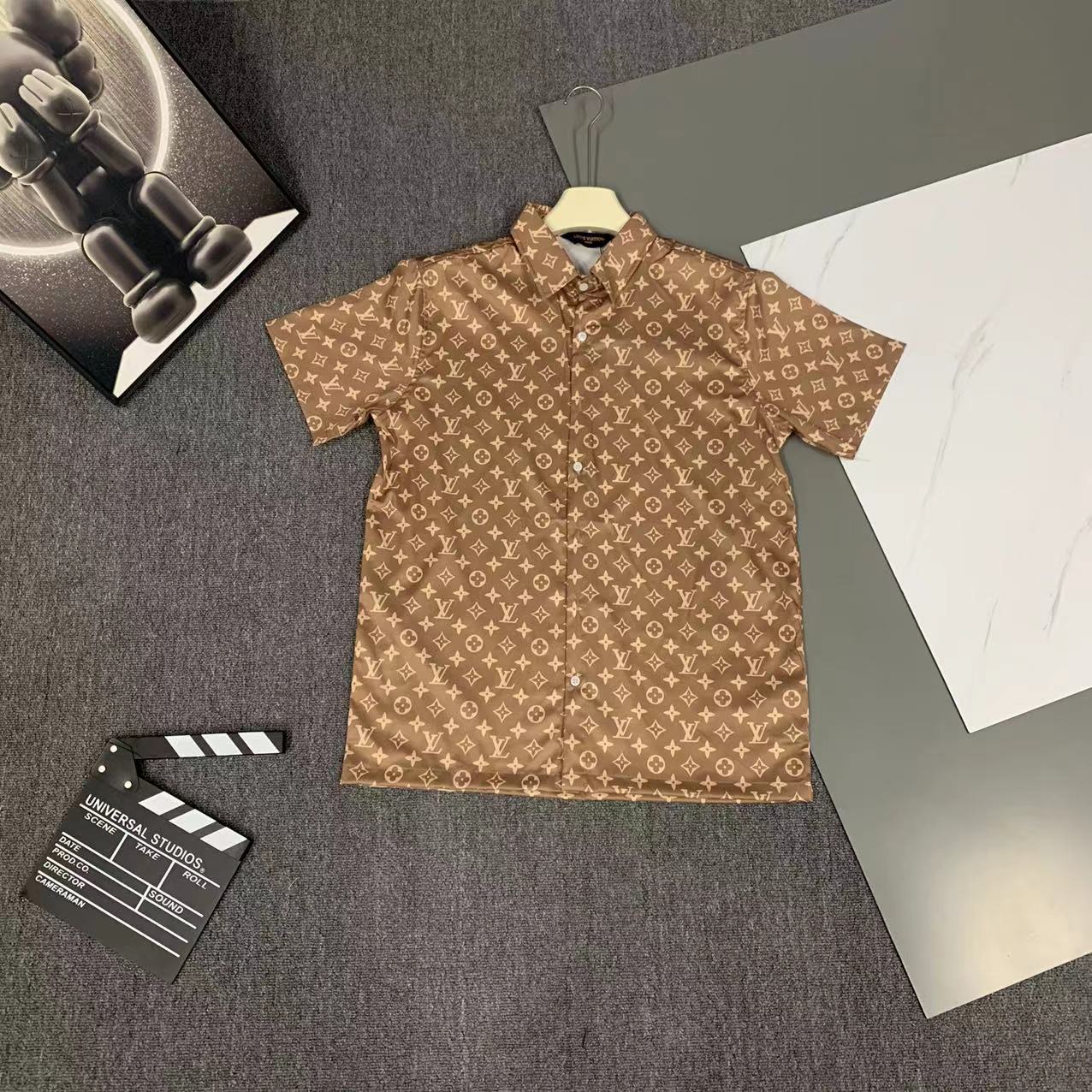  2025 夏季新款Louis 路易 印花翻领短袖衬衣套装，高端版本！定制面料 透气舒适度高 细节无可挑