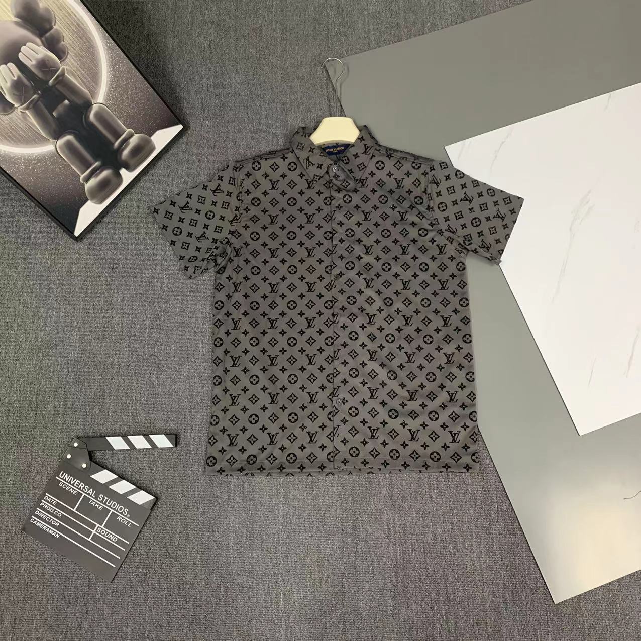  2025 夏季新款Louis 路易 印花翻领短袖衬衣套装，高端版本！定制面料 透气舒适度高 细节无可挑
